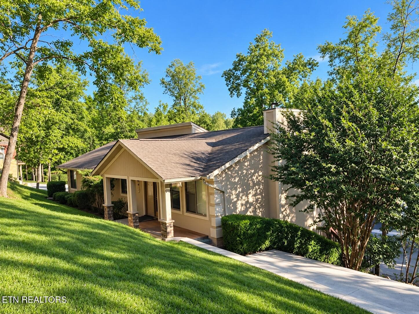 463 Fox Lake Lane, LaFollette, TN 37766
