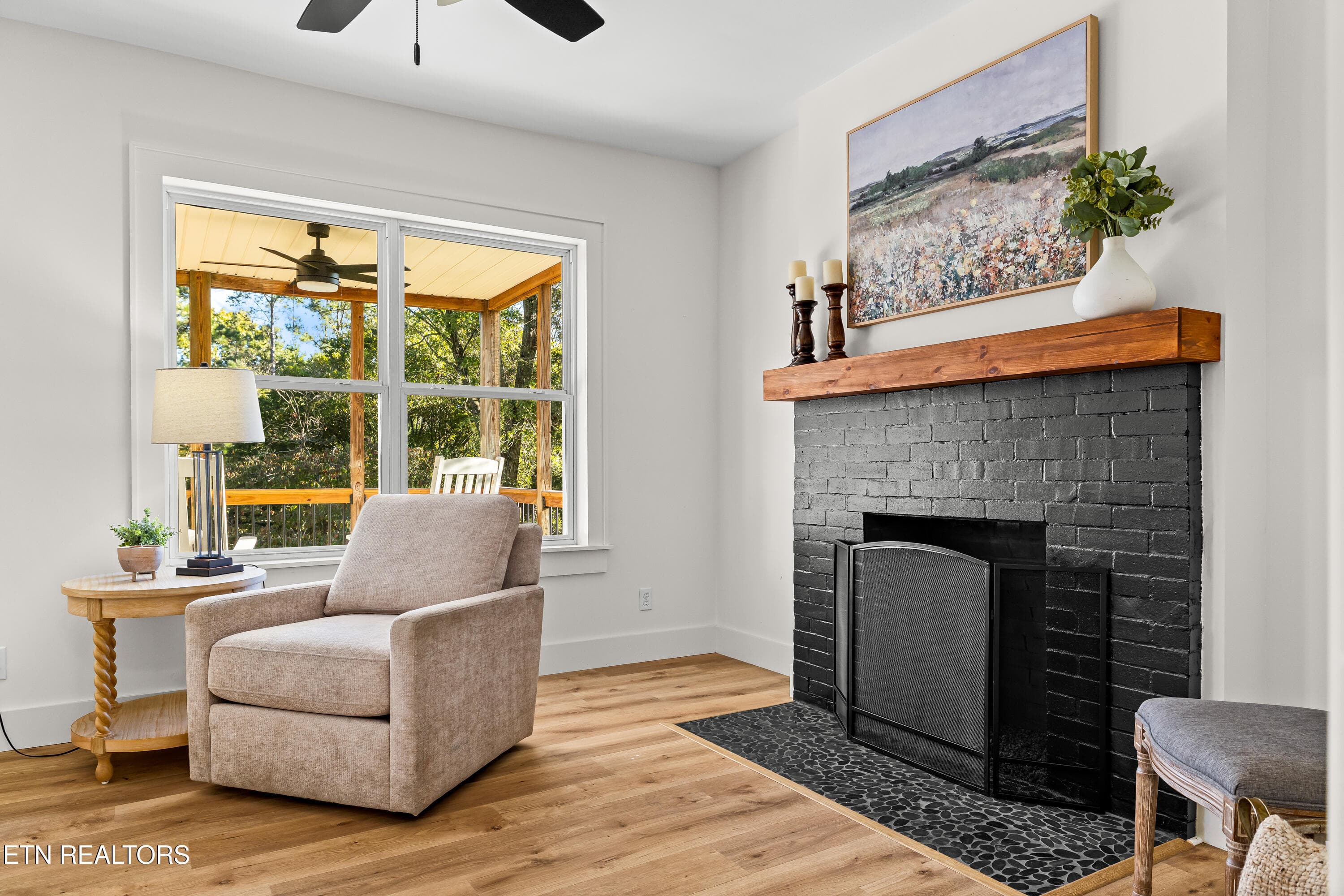 Family Room - 4610 Green Rd, Maryville, TN 37804