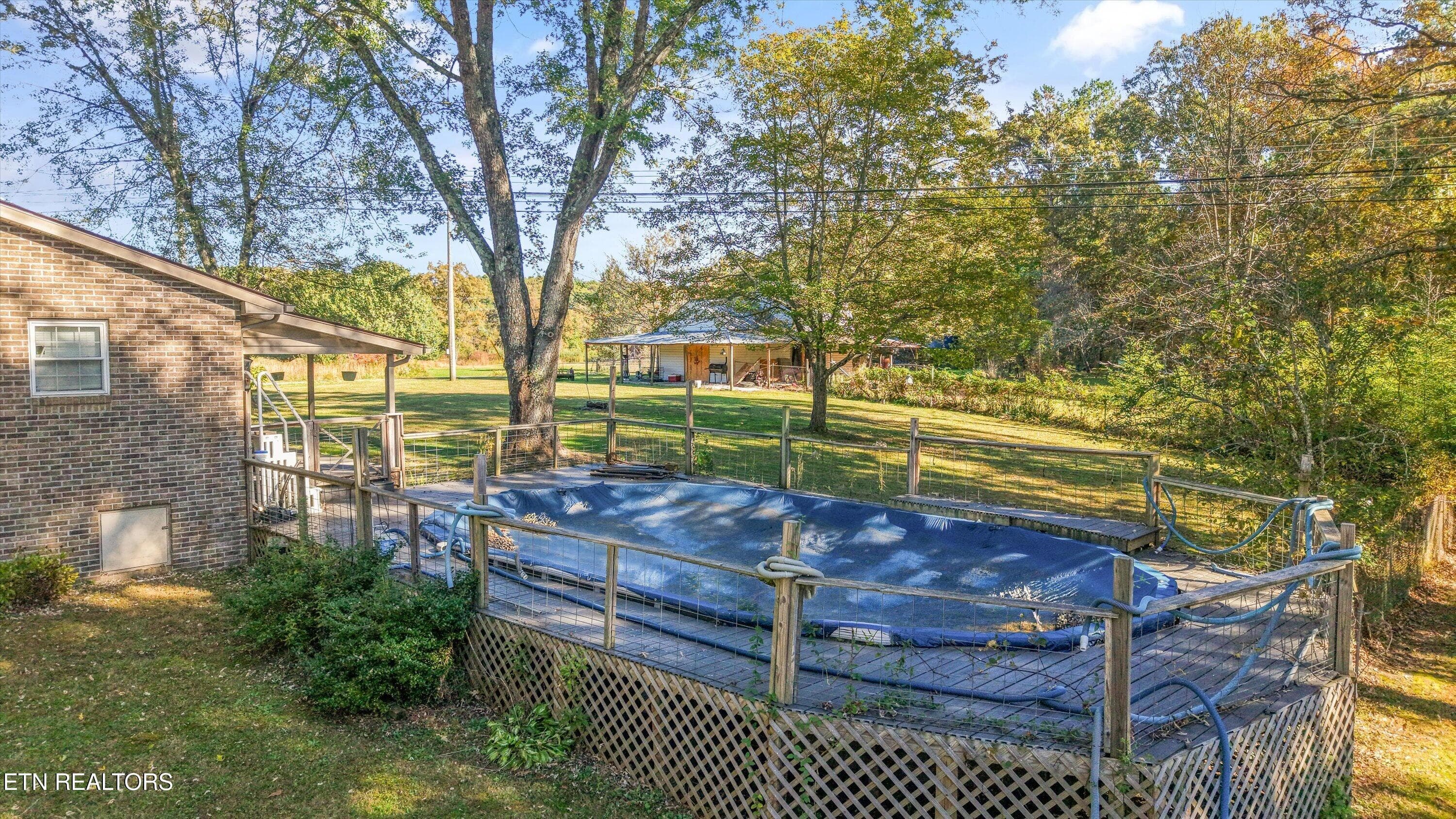 Above-Ground Pool - 9438 Morgan County Hwy, Sunbright, TN 37872