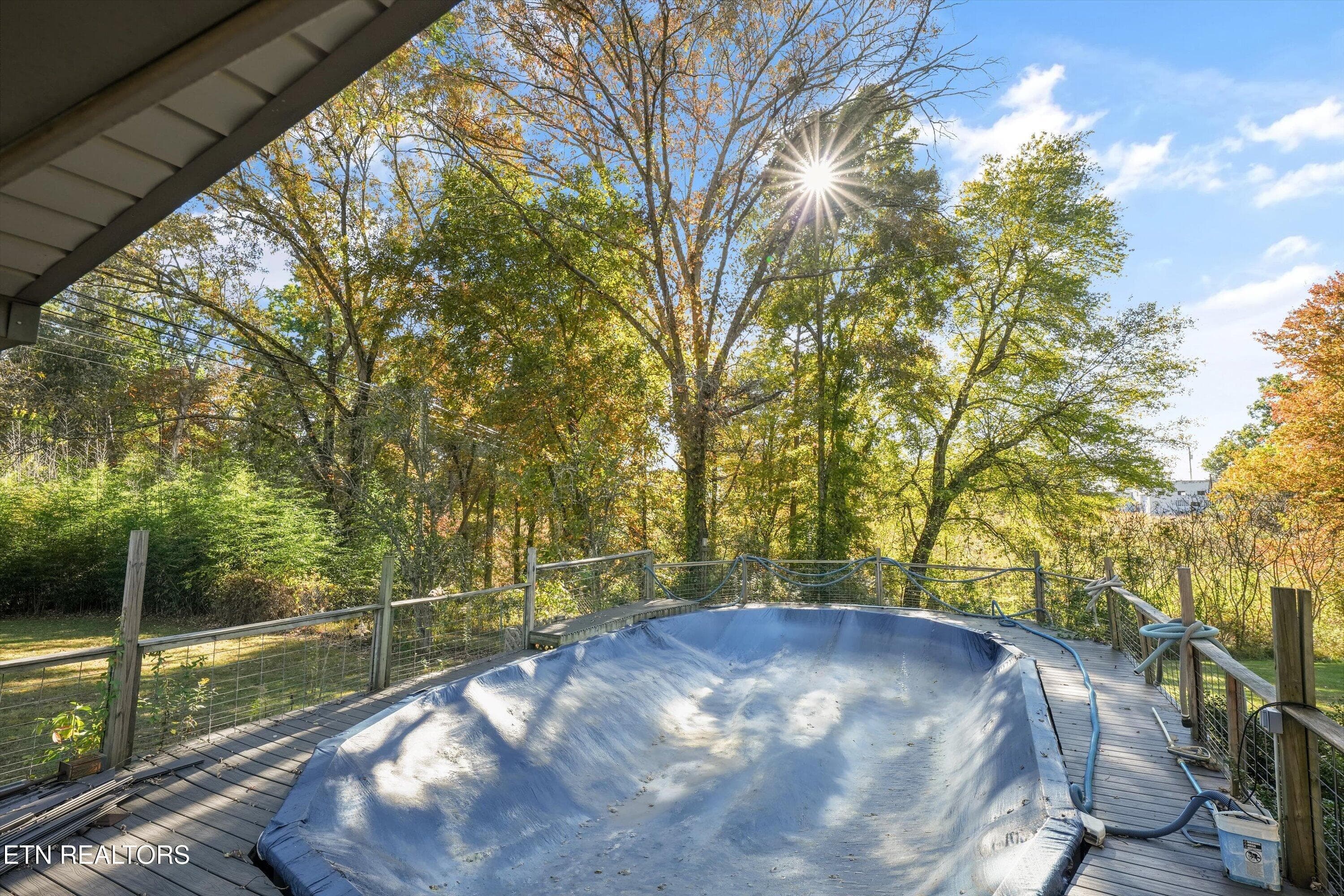 Above-Ground Pool - 9438 Morgan County Hwy, Sunbright, TN 37872
