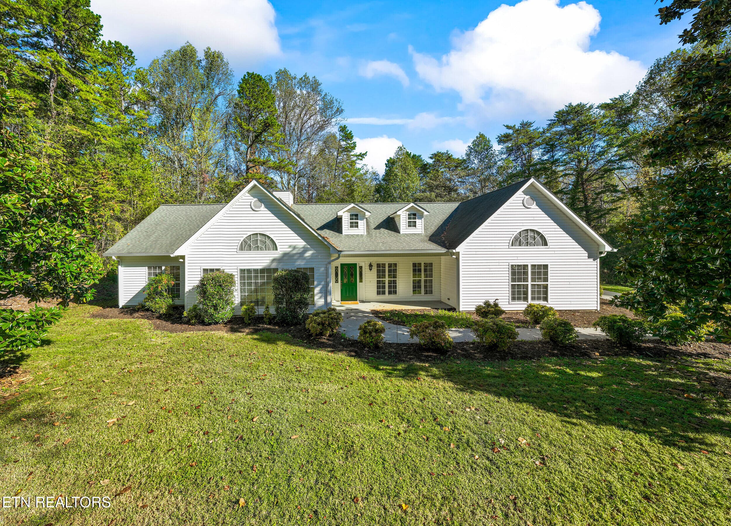11429 Couch Mill Rd, Knoxville, TN 37931