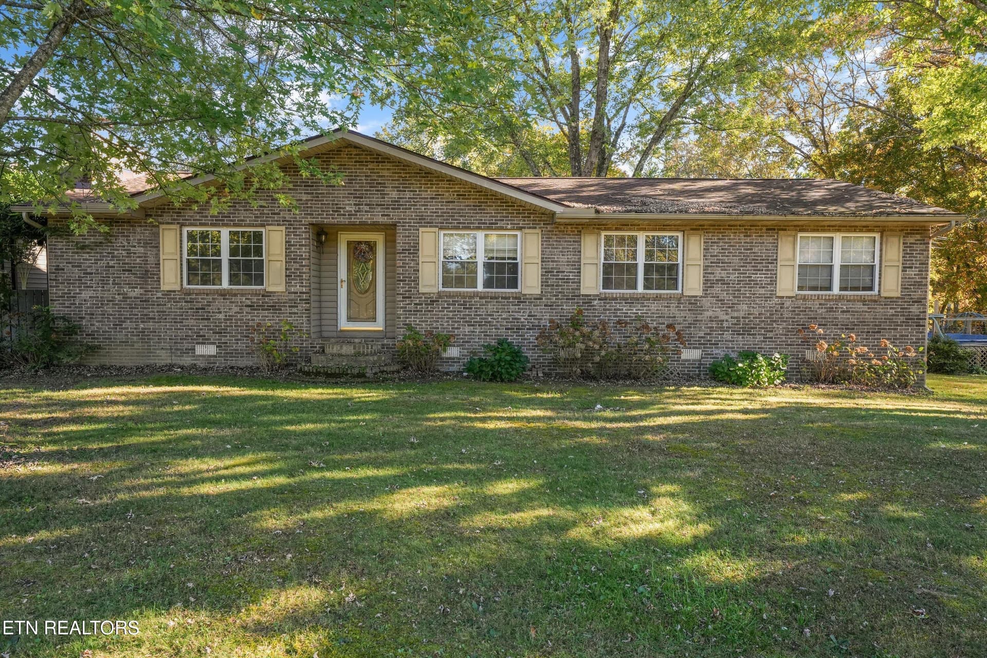 4BR Country Home - 9438-0 Morgan County Hwy, Sunbright, TN 37872