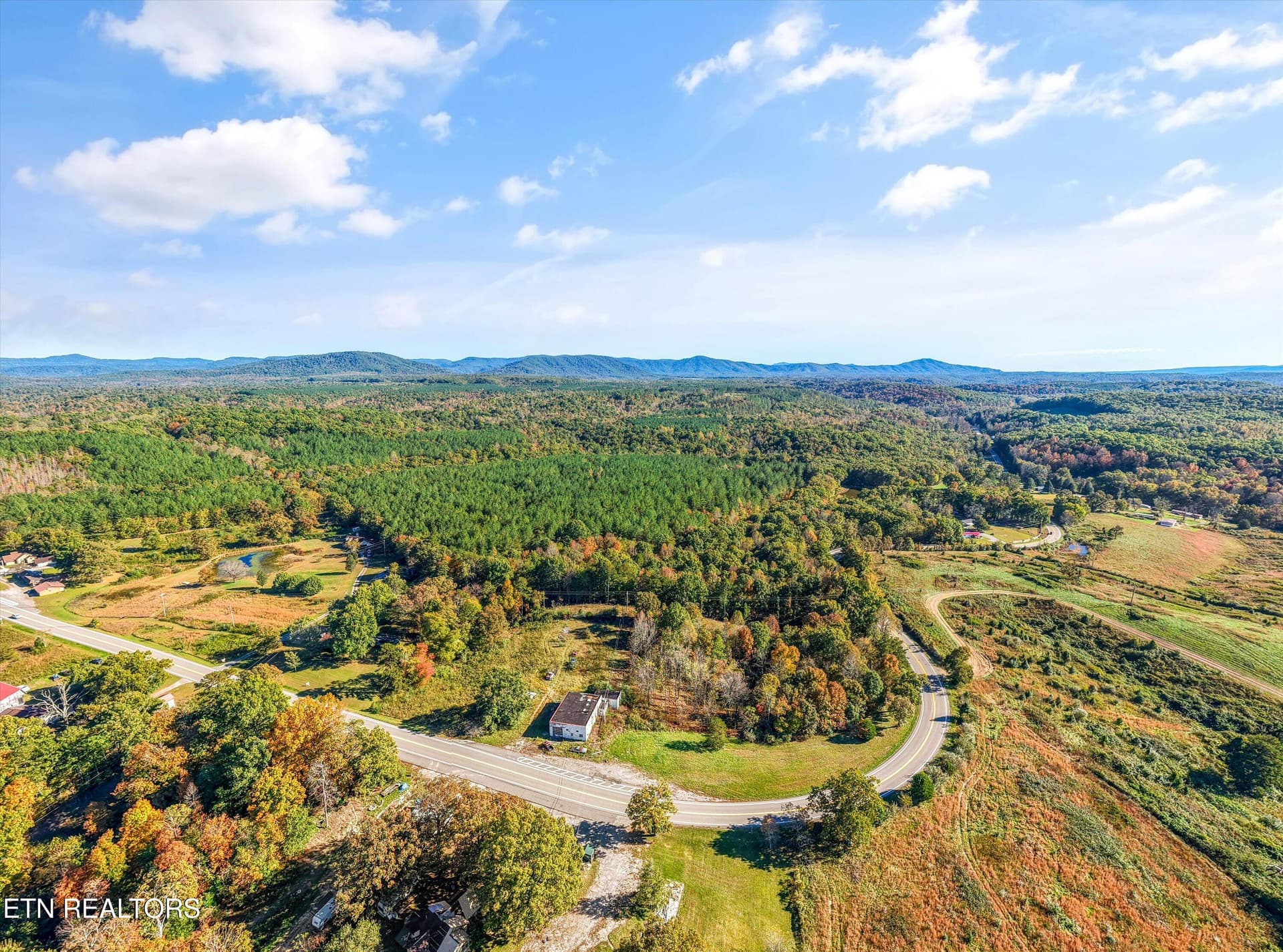 East Tennessee Retreat - 9438-0 Morgan County Hwy, Sunbright, TN 37872