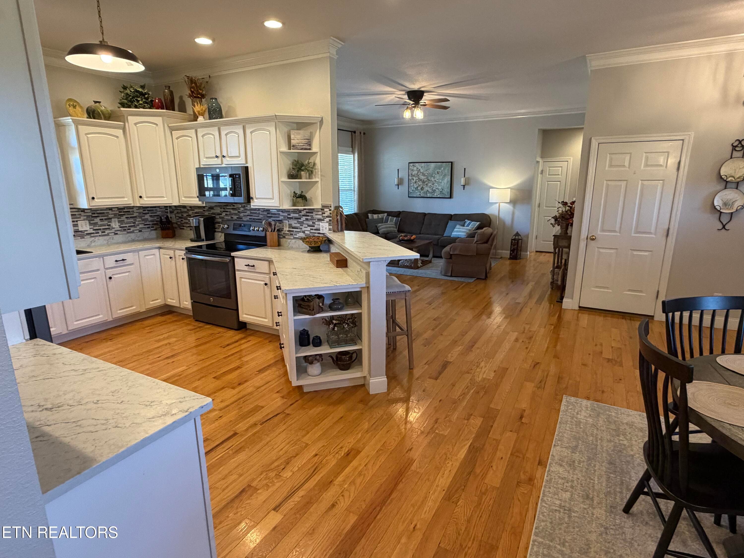 Kitchen Living area - 1420 Foxfire Circle, Seymour, TN 37865