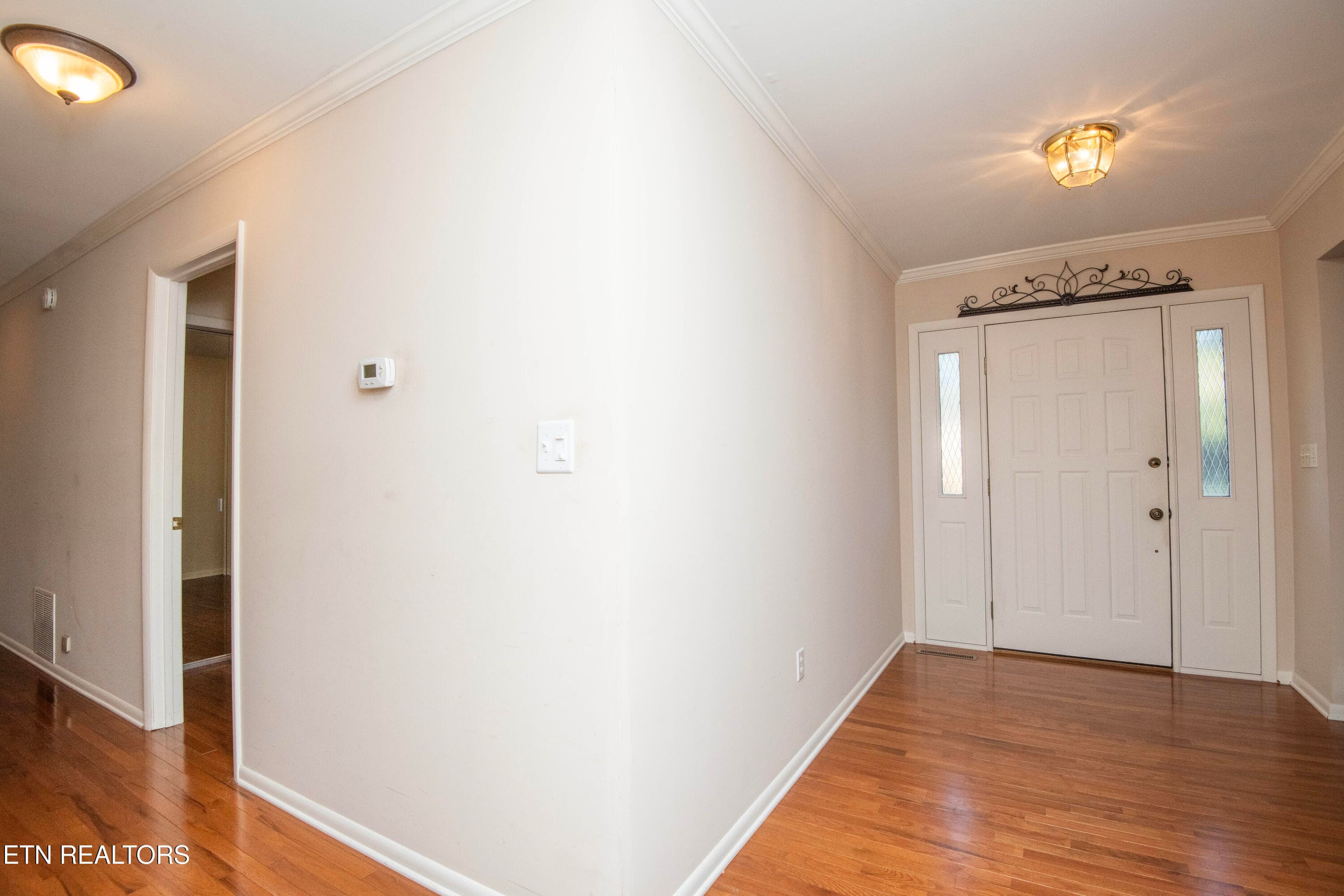foyer - 106 Circle Drive, Harriman, TN 37748