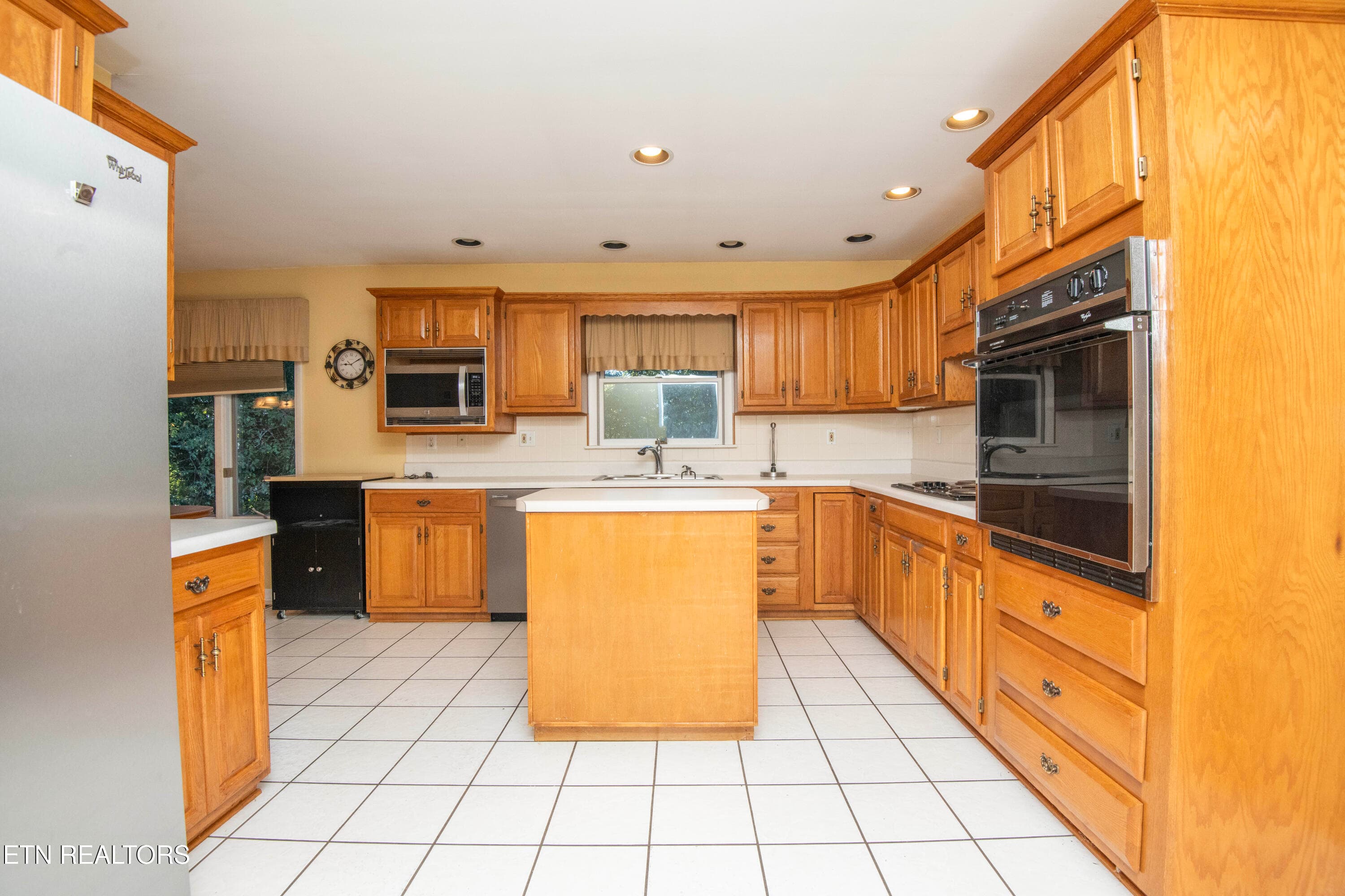 kitchen 5 - 106 Circle Drive, Harriman, TN 37748