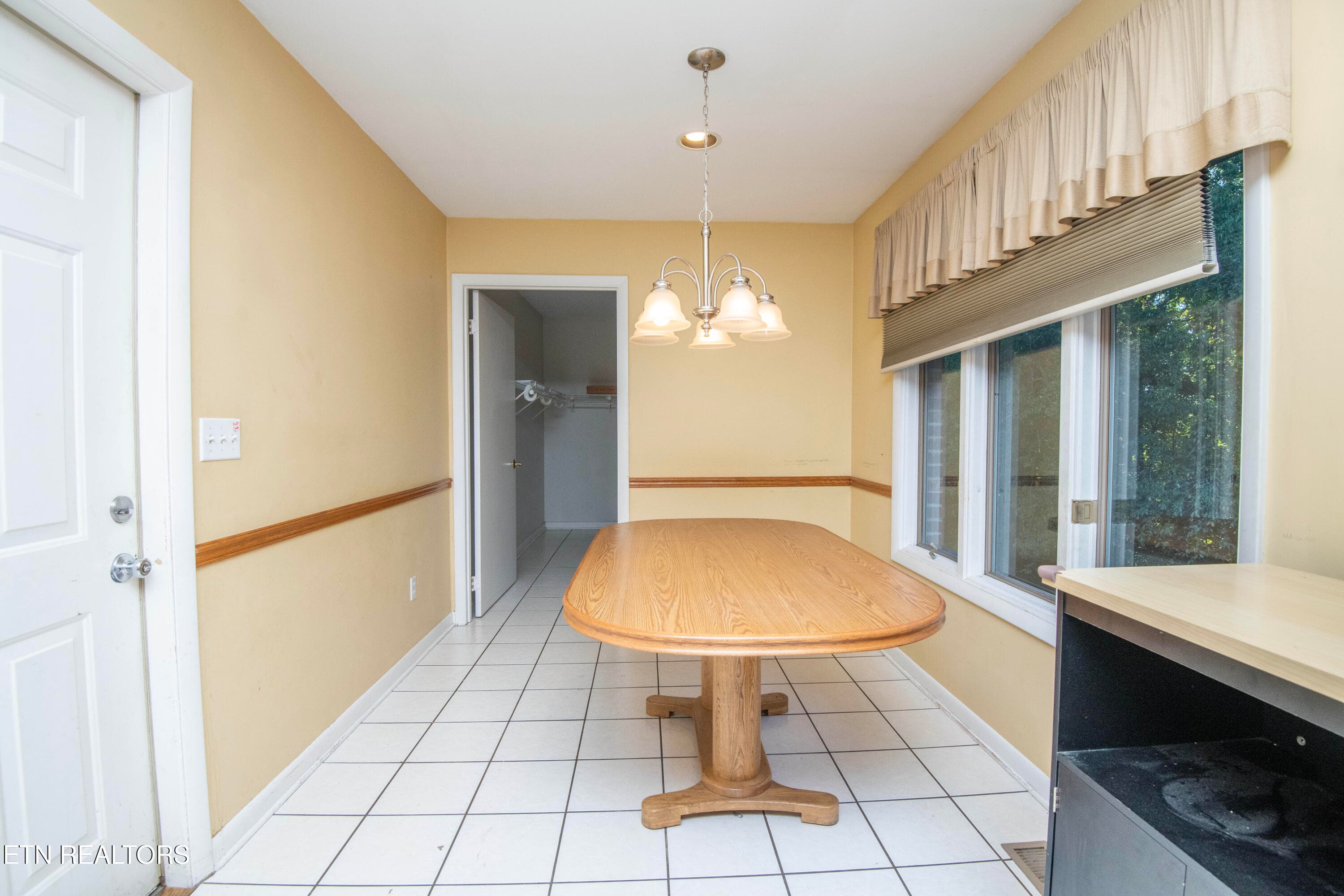 kitchen 9 - 106 Circle Drive, Harriman, TN 37748