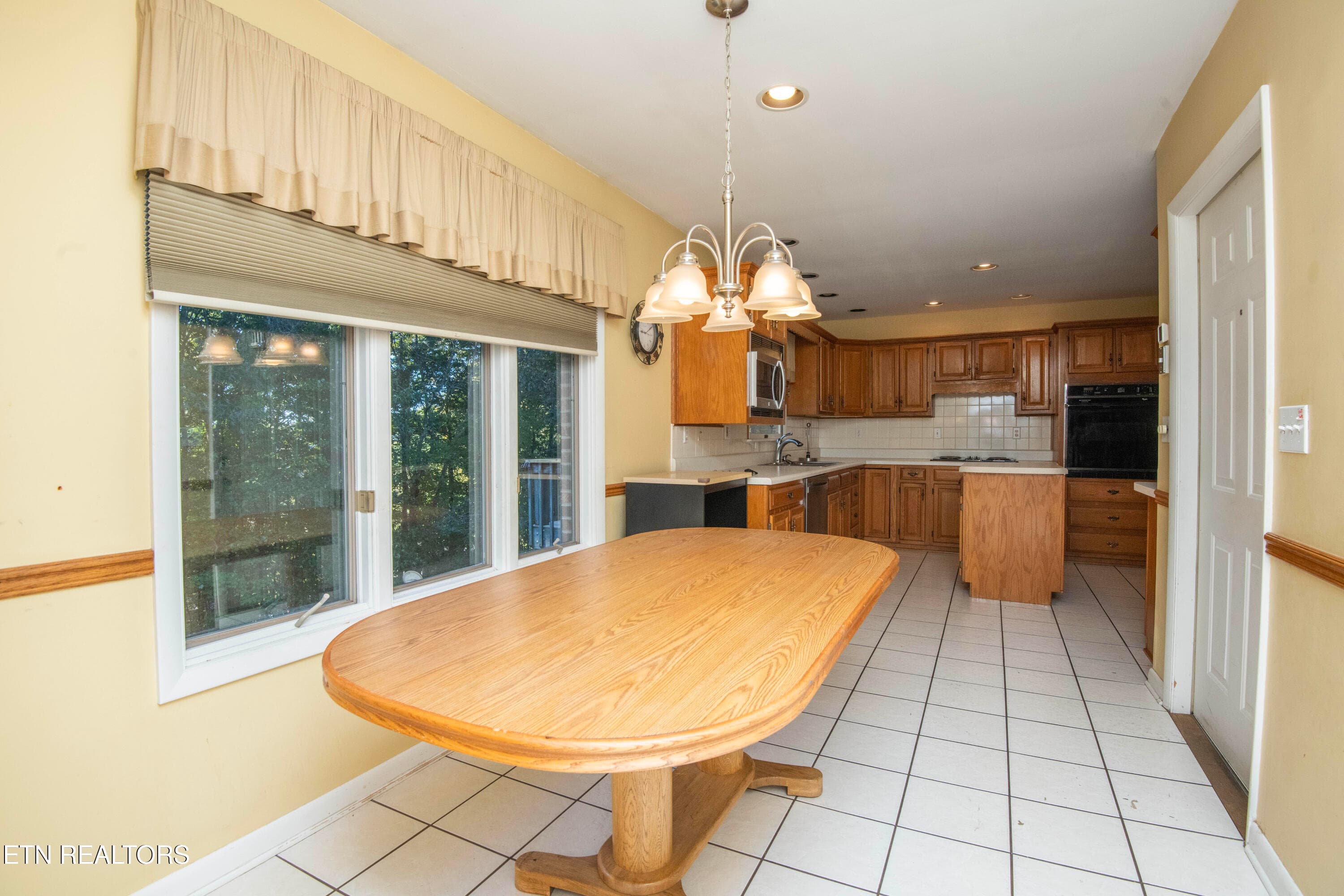 kitchen 10 - 106 Circle Drive, Harriman, TN 37748
