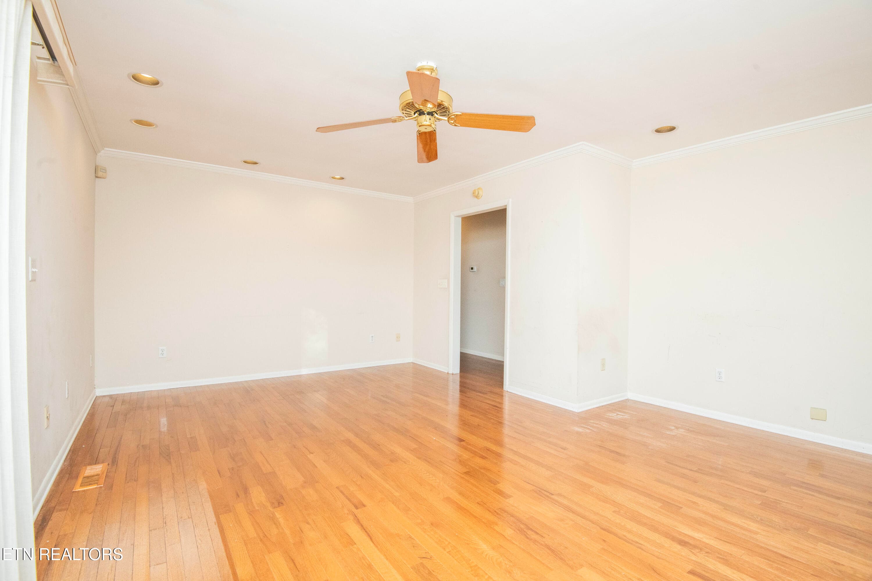 living1 - 106 Circle Drive, Harriman, TN 37748