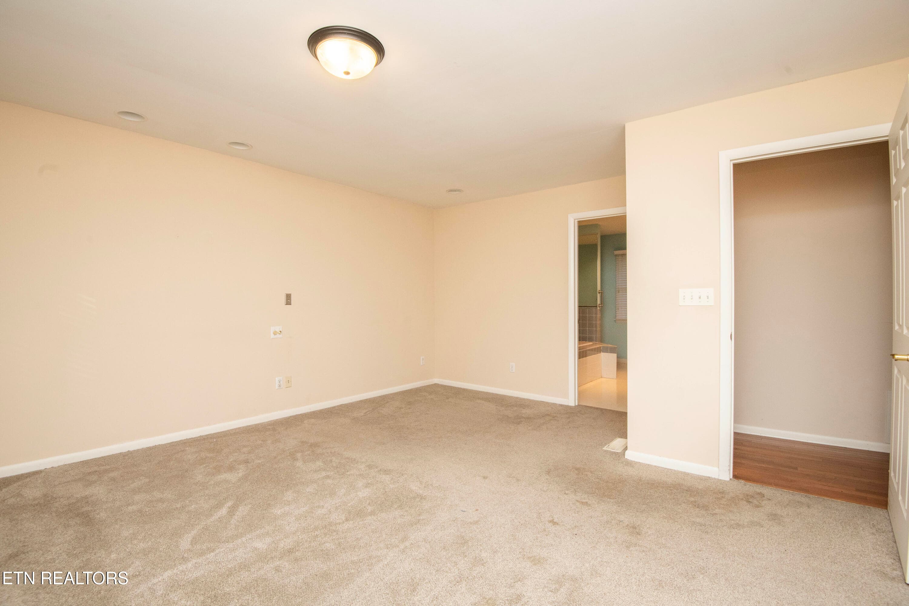 master bed 2 - 106 Circle Drive, Harriman, TN 37748