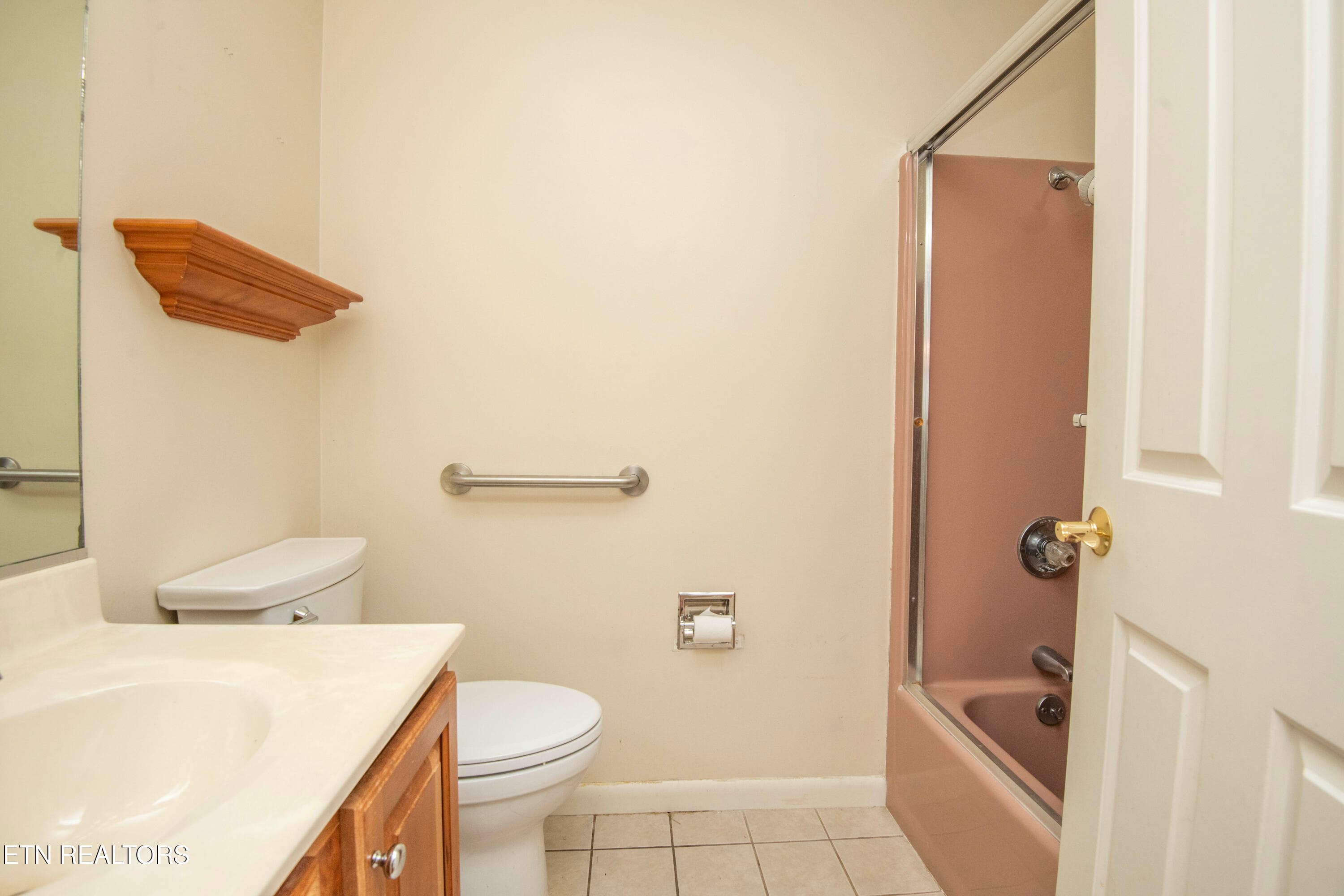third bath - 106 Circle Drive, Harriman, TN 37748