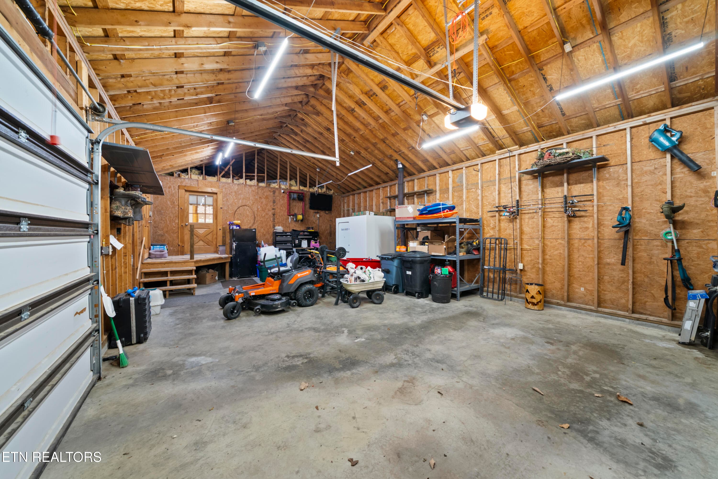 DSC01033 - 545 Dripping Springs Rd, Monterey, TN 38574