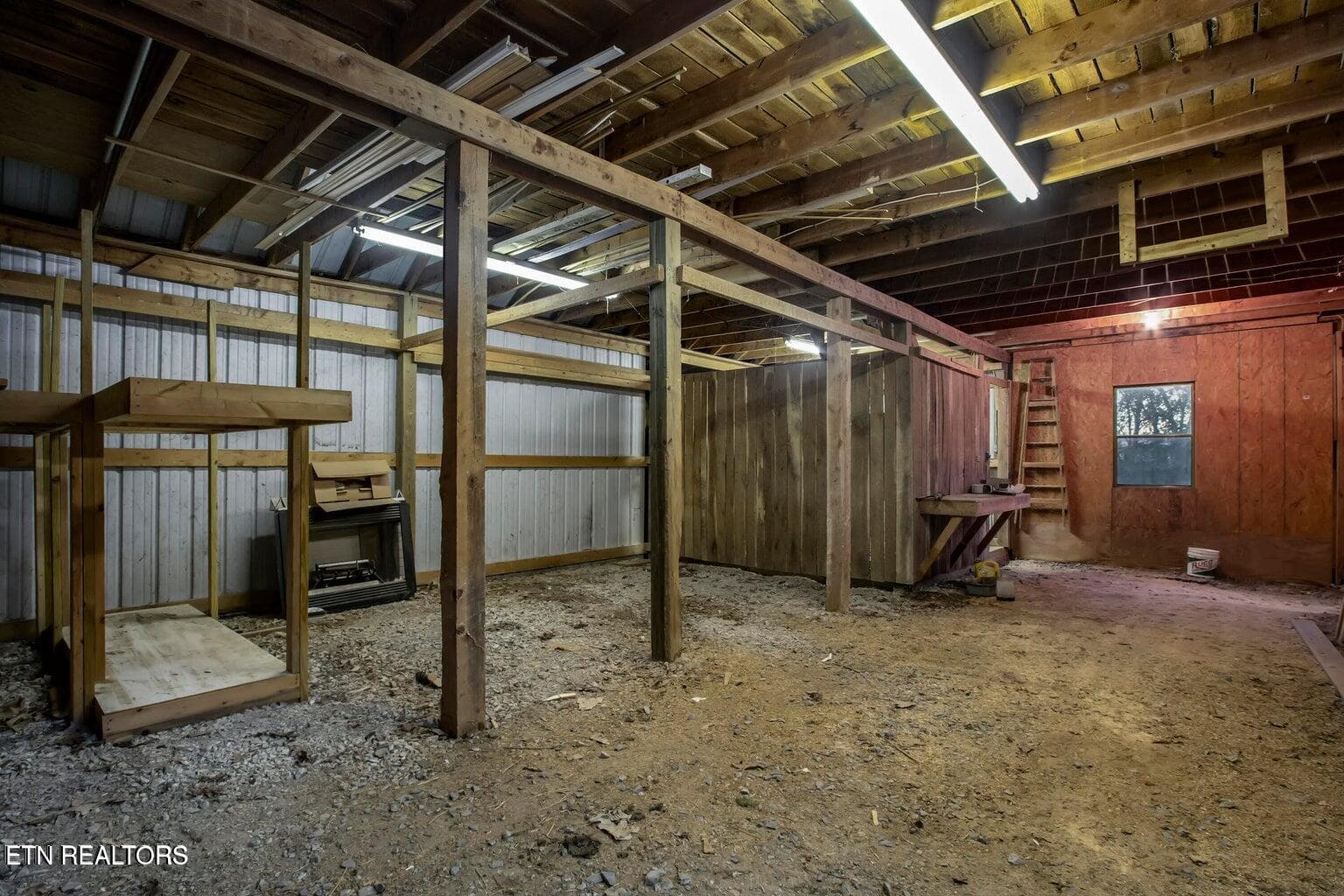 Barn - 288 Co Rd 158, Riceville, TN 37370