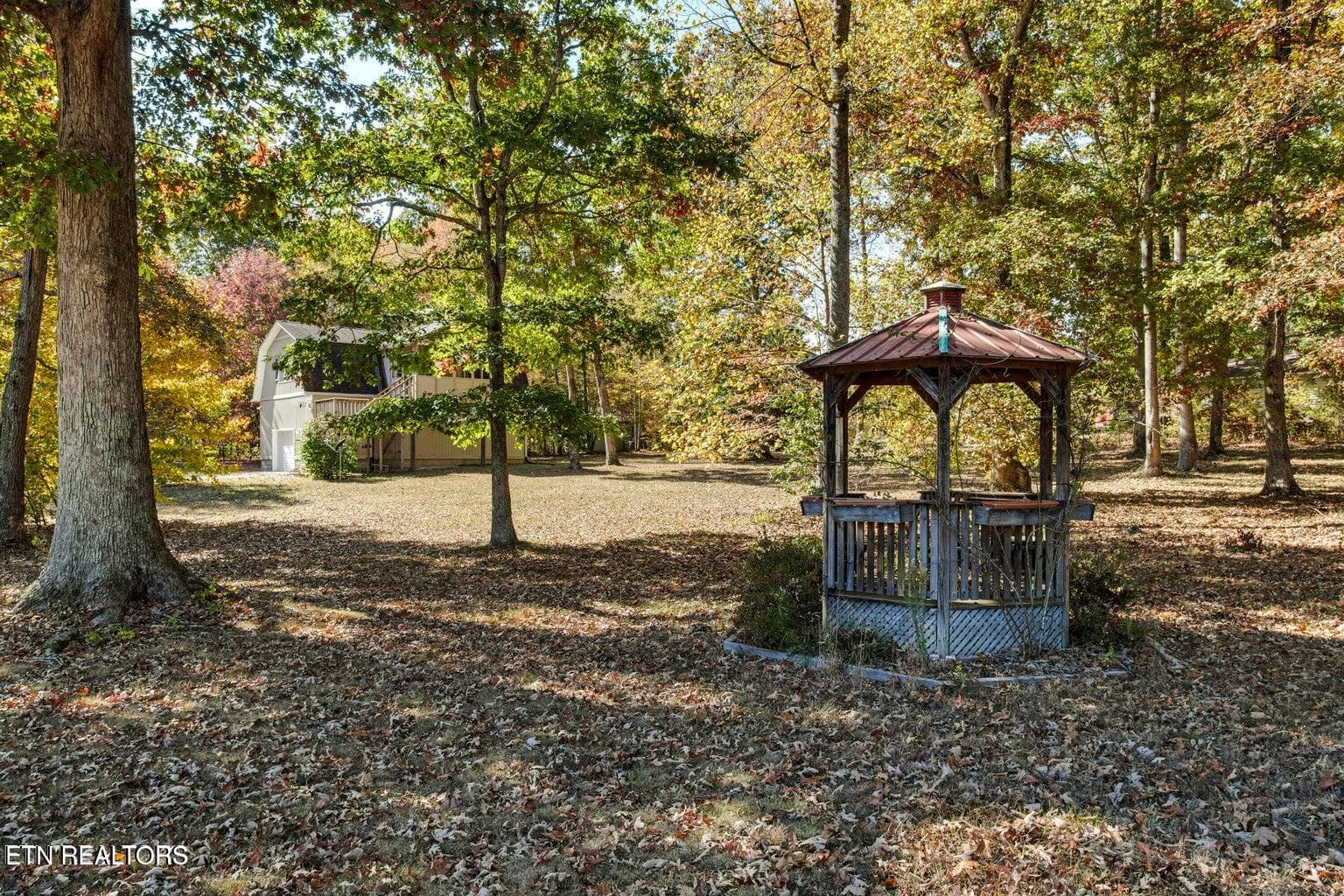 gazebo - 288 Co Rd 158, Riceville, TN 37370