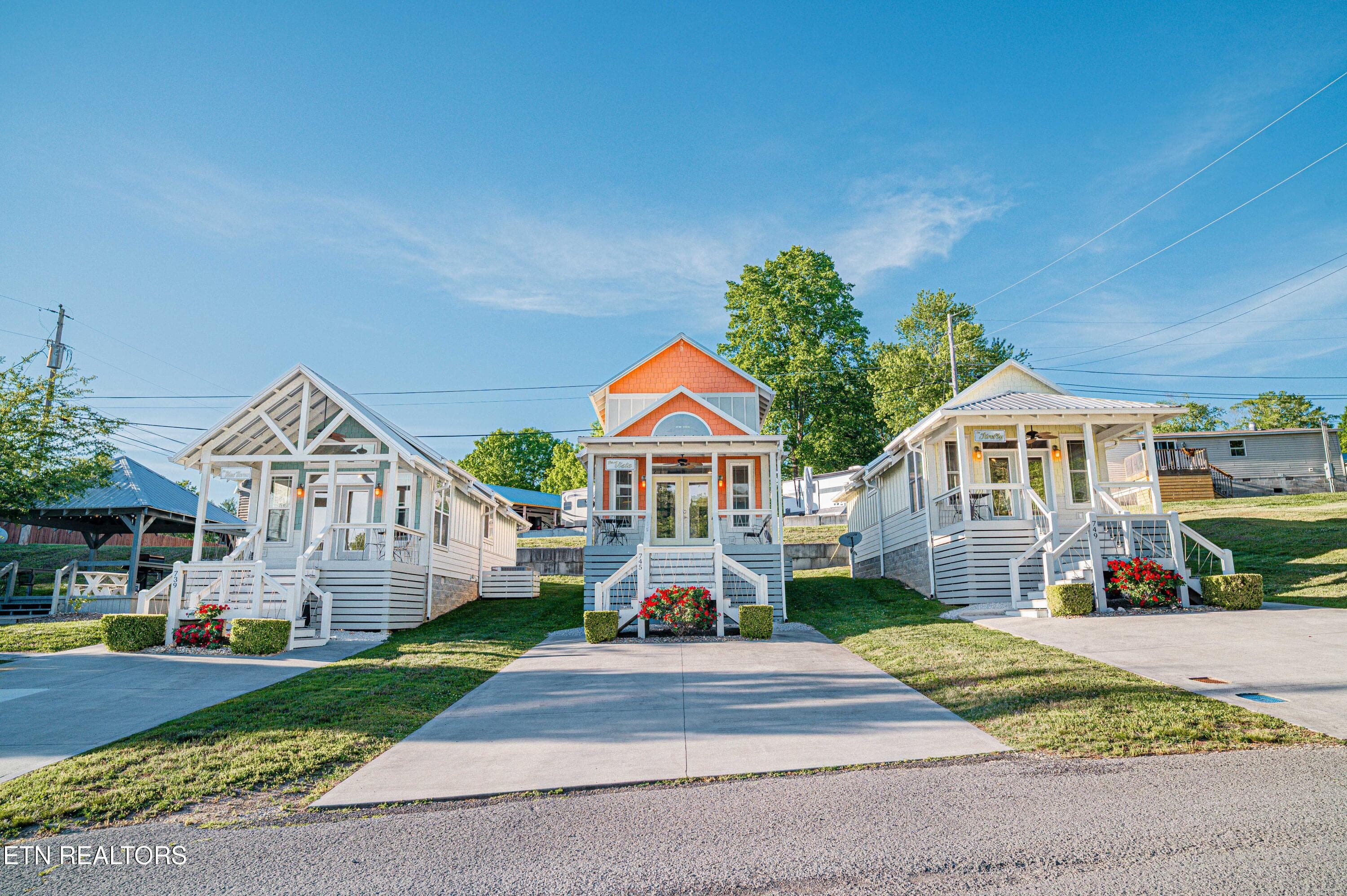 739 Indian River Boat Dock Rd, Jacksboro, TN 37757