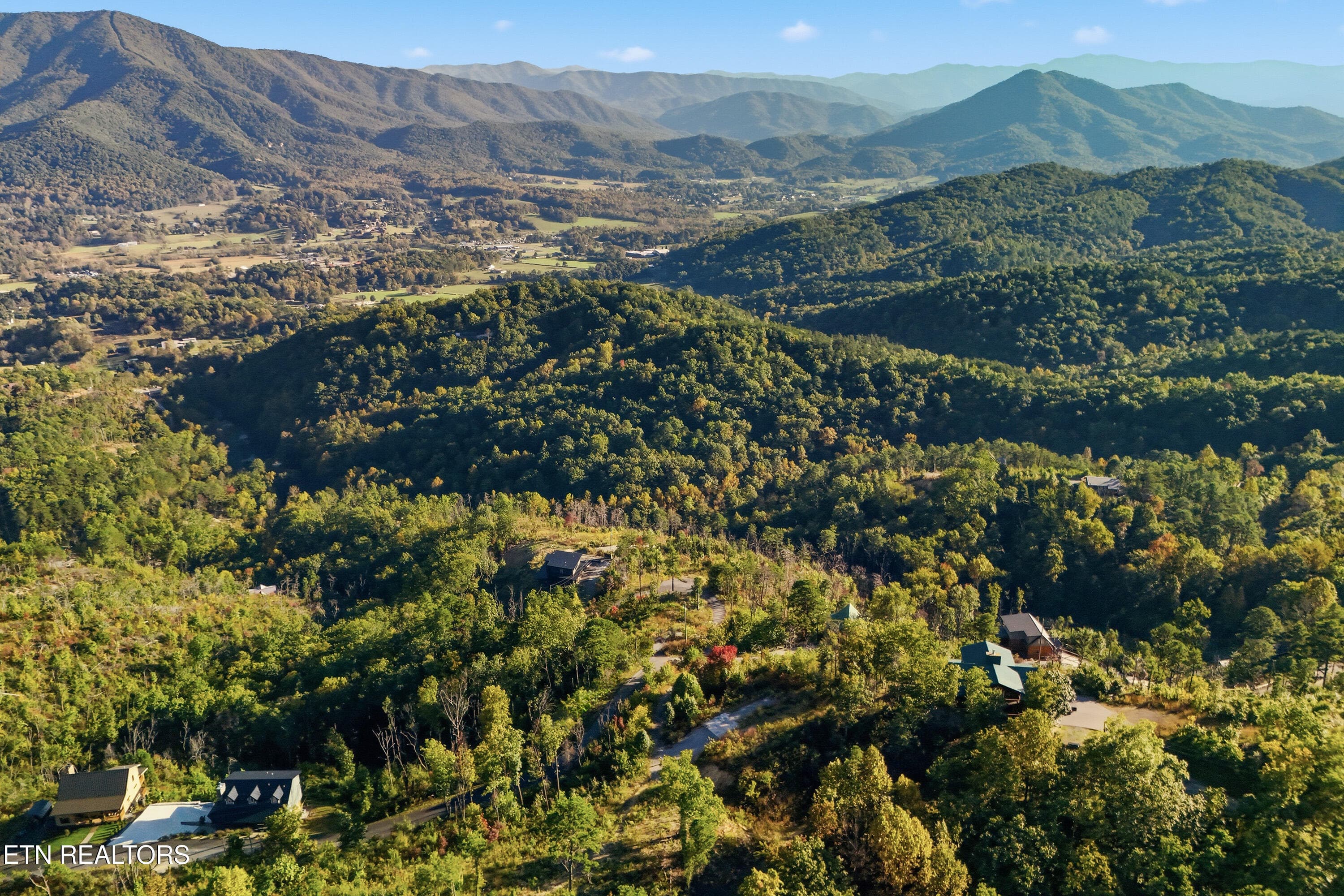 Drone w mountains - 2602 Hatcher Mountain Rd, Sevierville, TN 37862