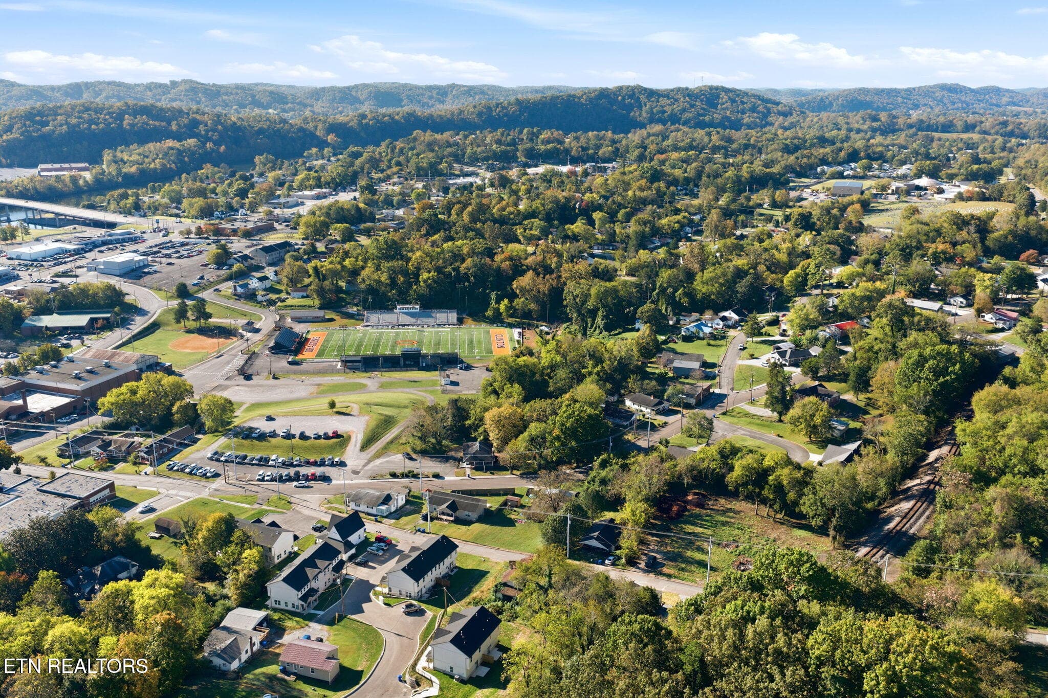 5-web-or-mls-005_DJI_20261020100826_0185 - 335 W Broad St, Clinton, TN 37716