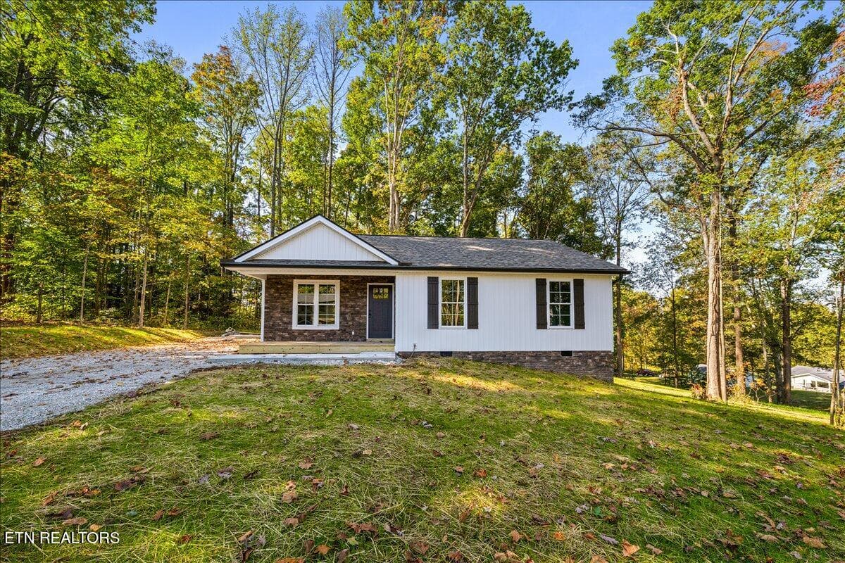 38-377 Summit Dr - 377 Summit Drive, Speedwell, TN 37870