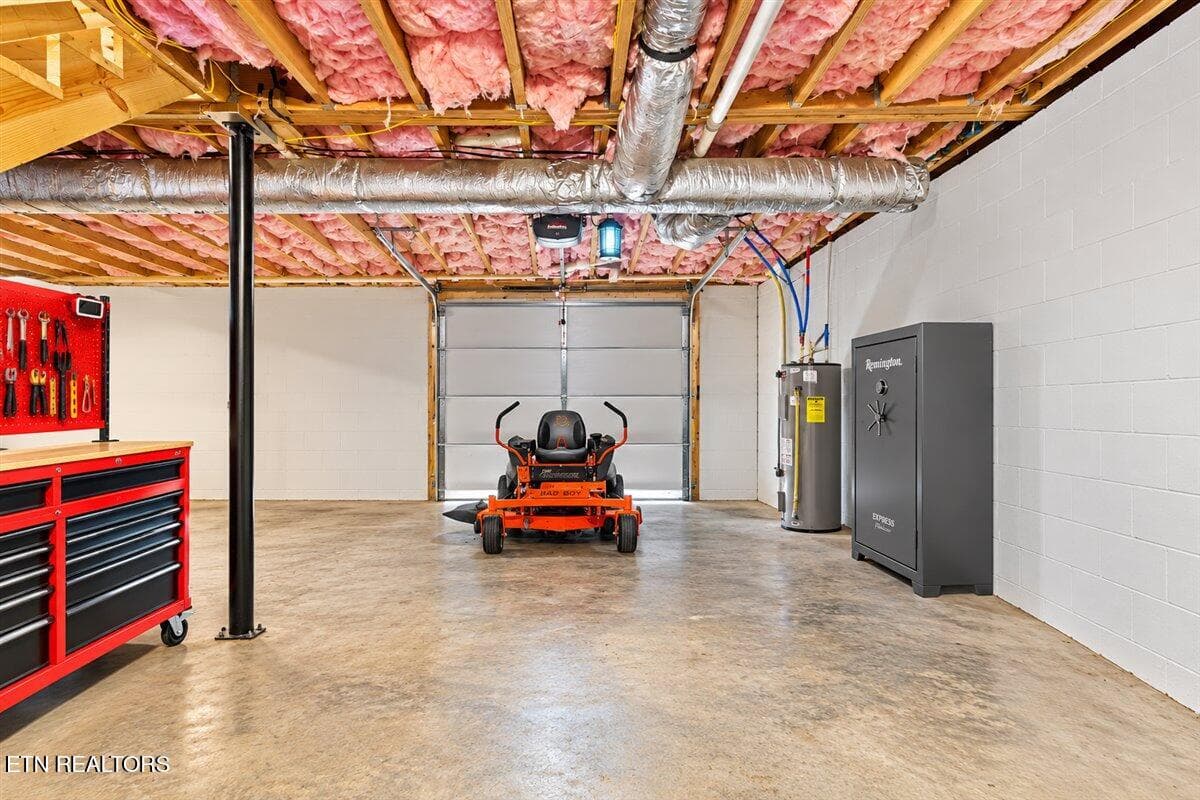 33-Organized Garage Workshop with Lawn T - 478 Bunch Rd, Blaine, TN 37709