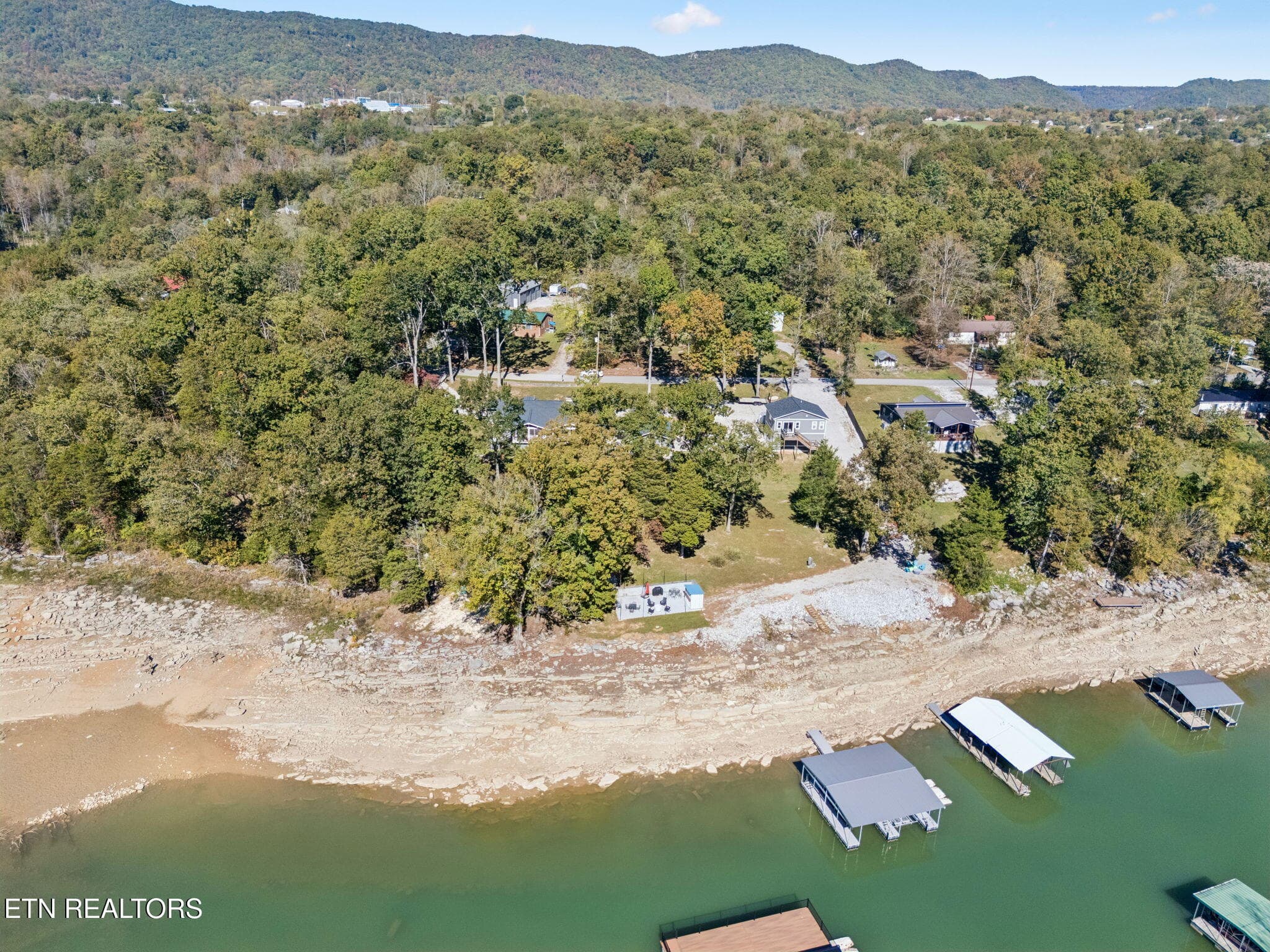 82-496 Shawnee Dr - 082 - 496 Shawnee Drive, Jacksboro, TN 37757