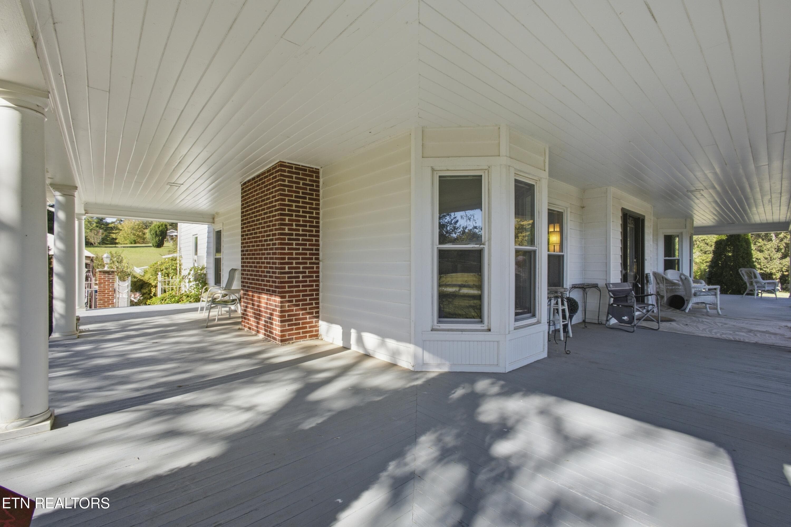 wrap around porch - 143 Bailey Rd, Kingston, TN 37763