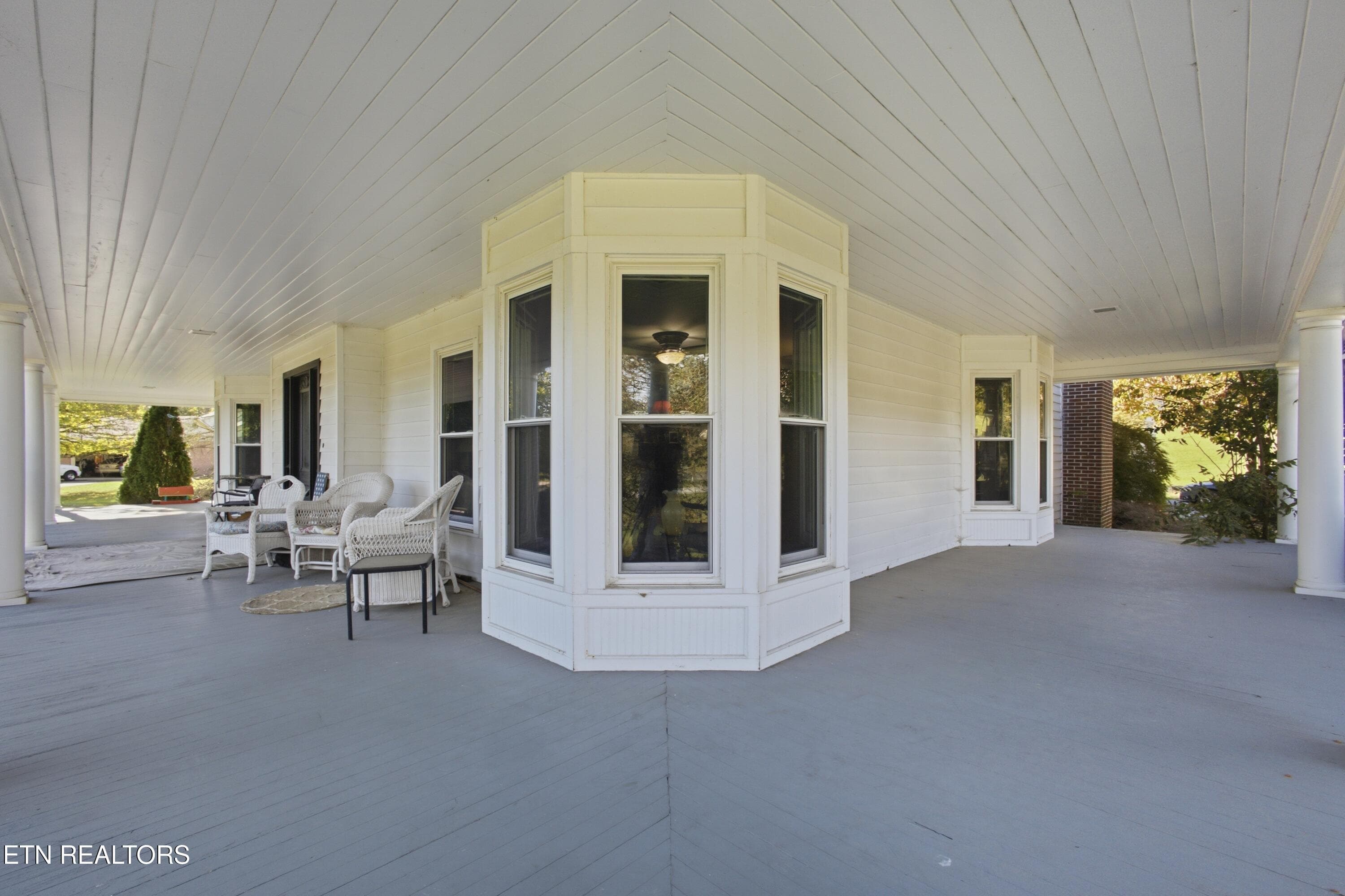 wrap around porch - 143 Bailey Rd, Kingston, TN 37763