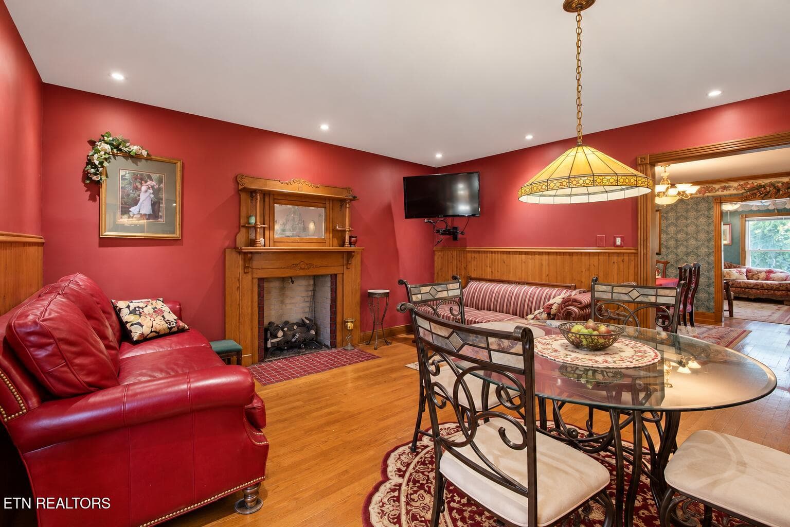 eat in kitchen - 143 Bailey Rd, Kingston, TN 37763