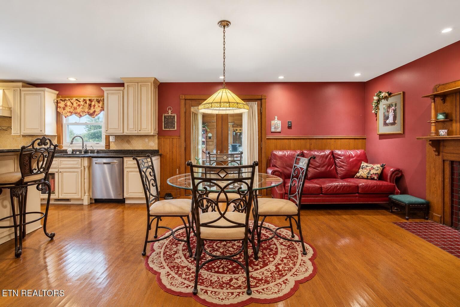 eat in kitchen - 143 Bailey Rd, Kingston, TN 37763