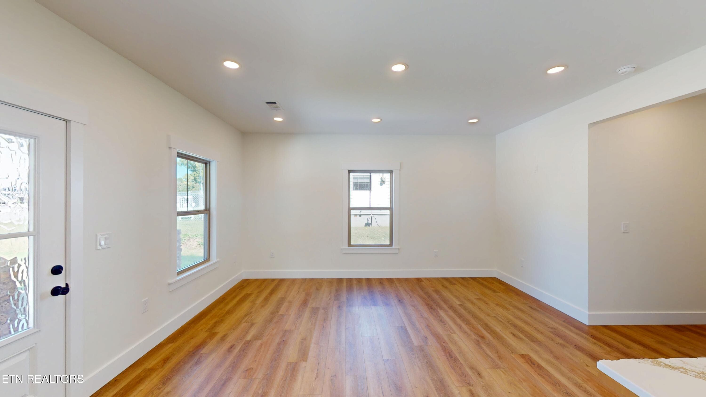 3-Living Room 1 - 186 College St, Dayton, TN 37321