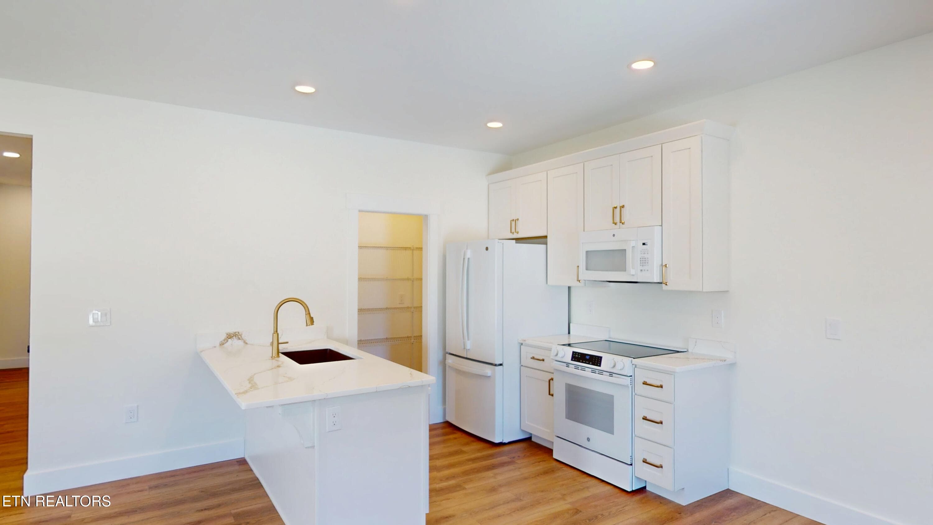 6-Kitchen 1.5 - 186 College St, Dayton, TN 37321