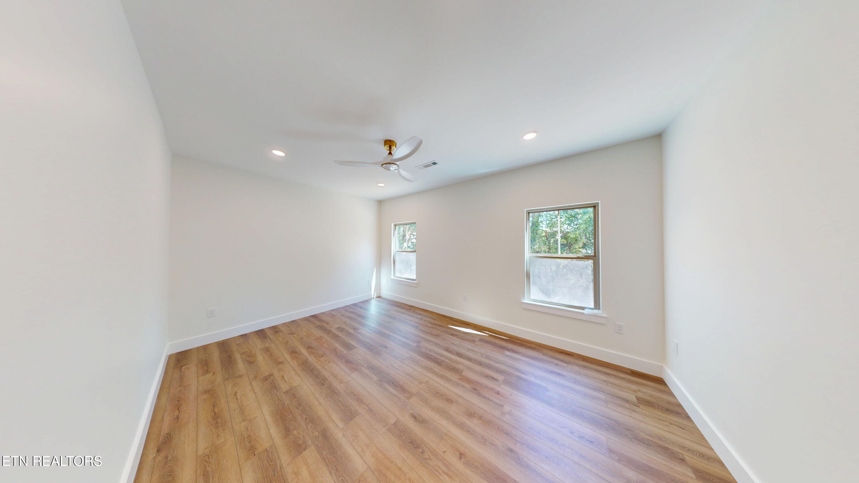 8-Master Bedroom 1 - 186 College St, Dayton, TN 37321