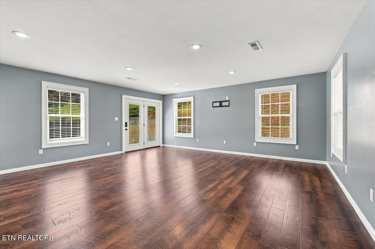 17-216 Ron Trent Rd 17 - 216 Ron Trent Rd, Sneedville, TN 37869