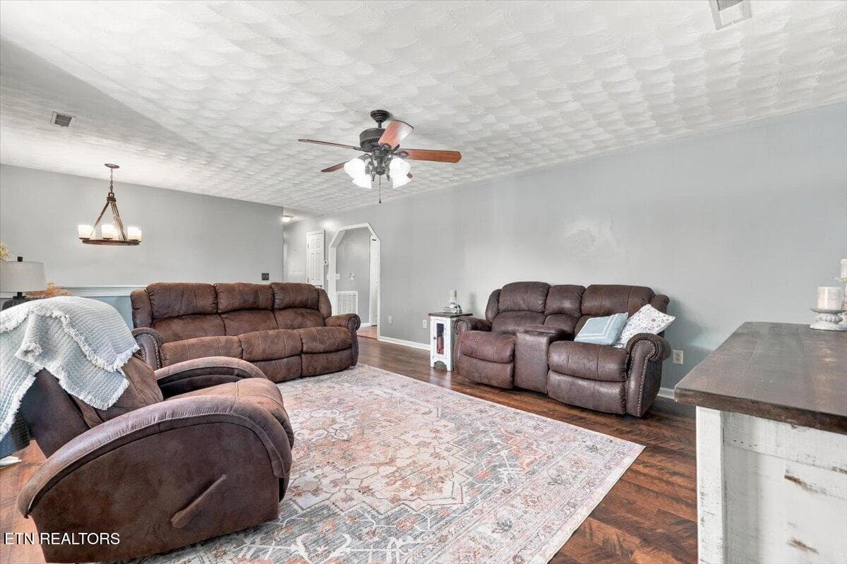08-216 Ron Trent Rd 8 - 216 Ron Trent Rd, Sneedville, TN 37869