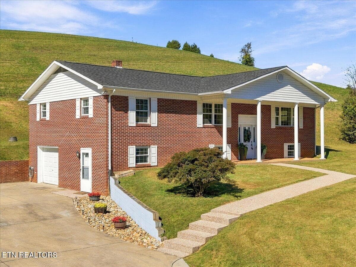 01-216 Ron Trent Rd 1 - 216 Ron Trent Rd, Sneedville, TN 37869