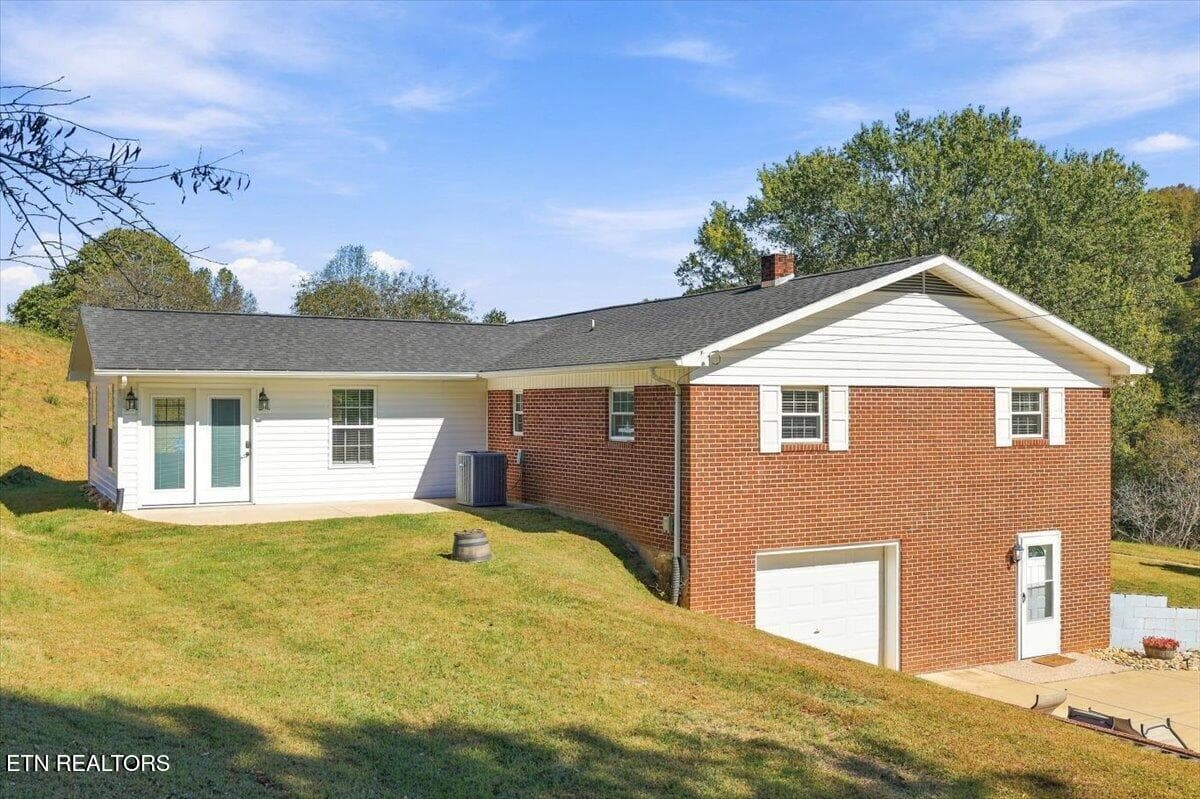 32-216 Ron Trent Rd 32 - 216 Ron Trent Rd, Sneedville, TN 37869