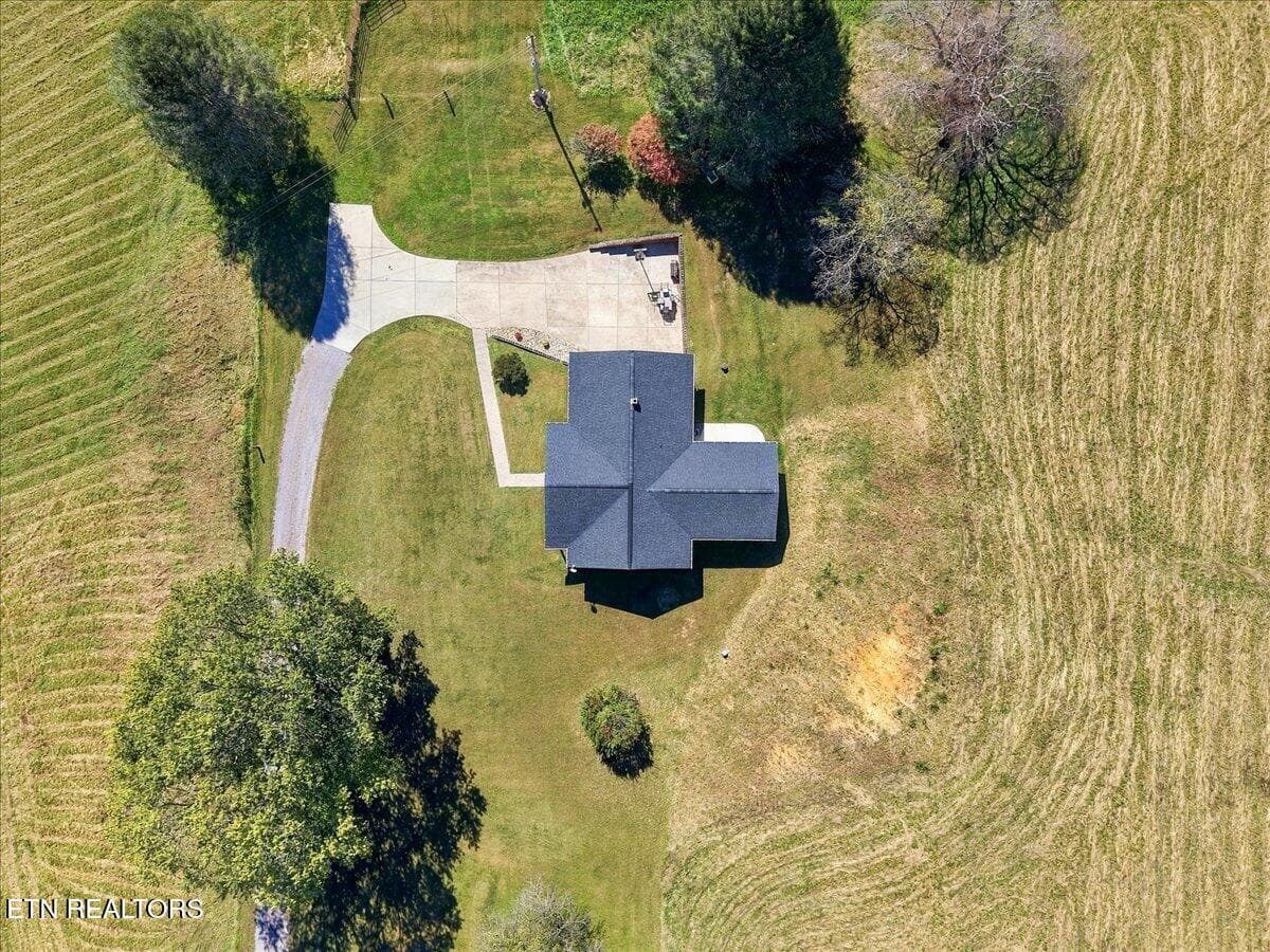 49-216 Ron Trent Rd 49 - 216 Ron Trent Rd, Sneedville, TN 37869