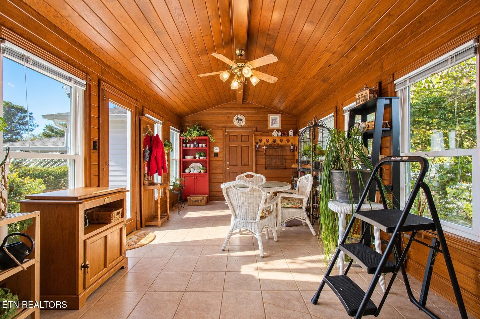 sunroom - 143 Bailey Rd, Kingston, TN 37763