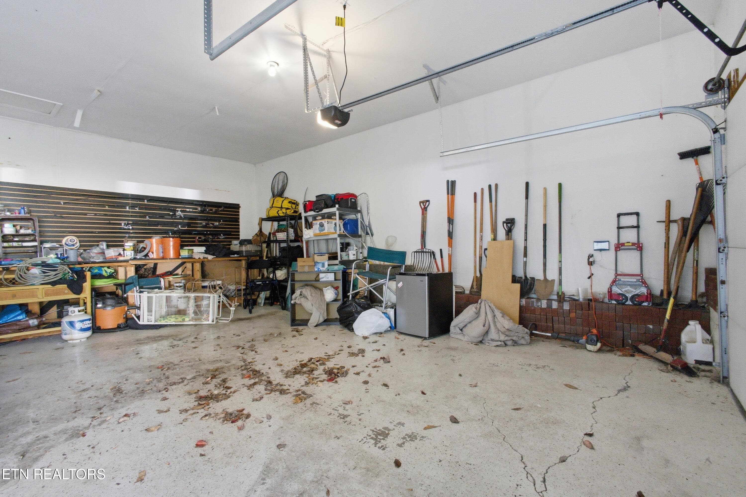 garage - 143 Bailey Rd, Kingston, TN 37763