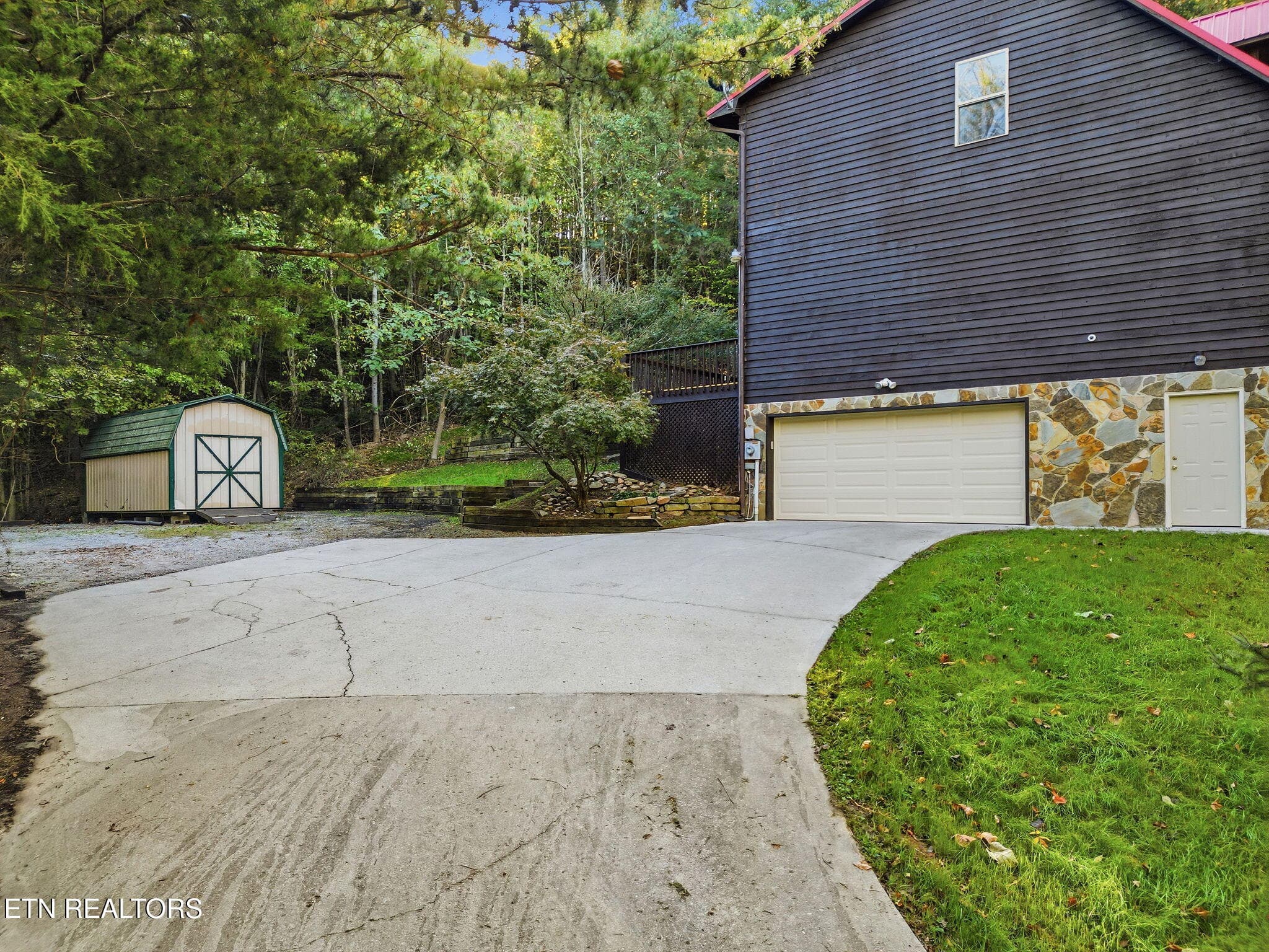Side - 10560 Pleasant Hollow Way, Corryton, TN 37721