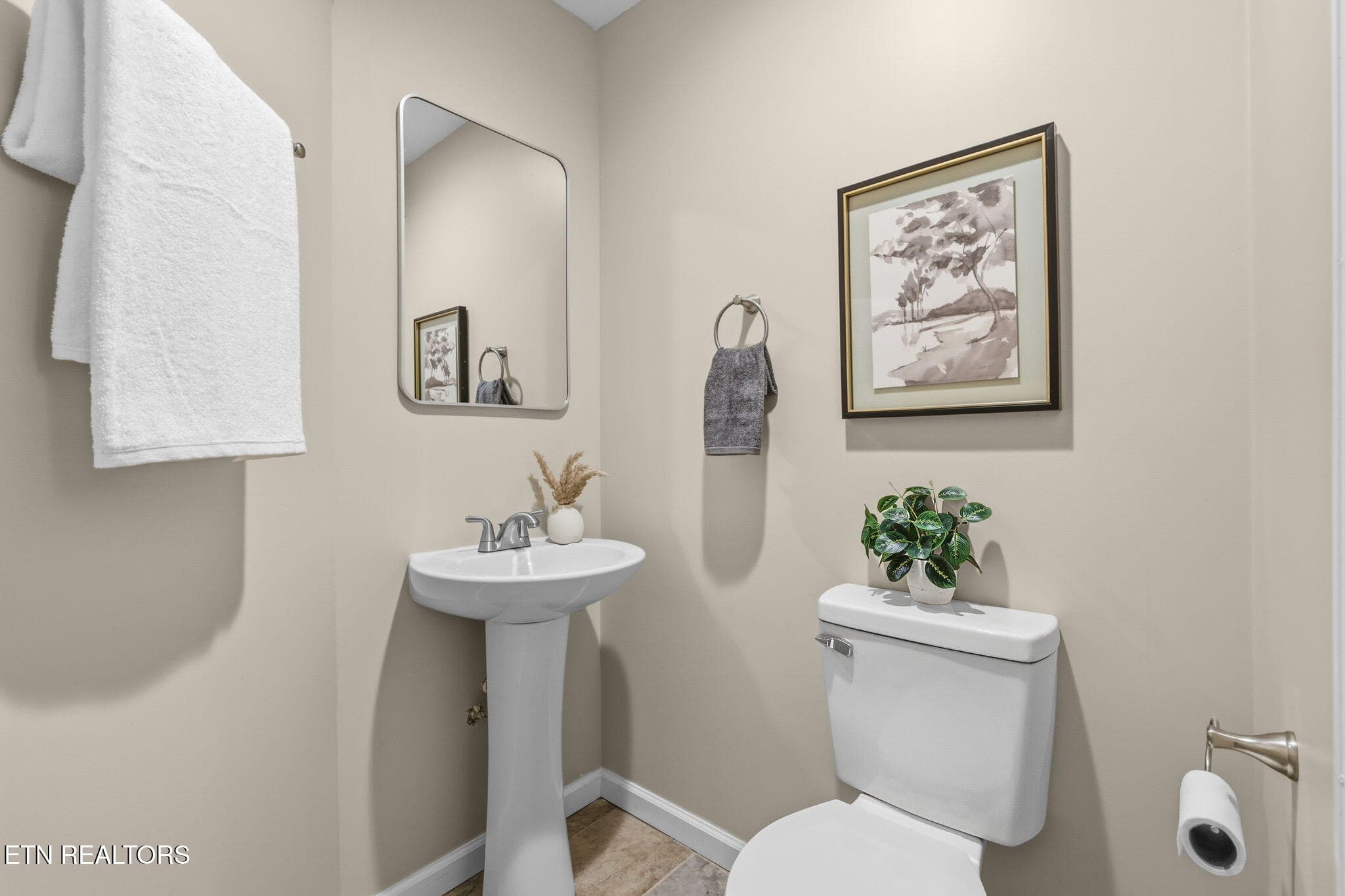 Half bath 1 - 10560 Pleasant Hollow Way, Corryton, TN 37721
