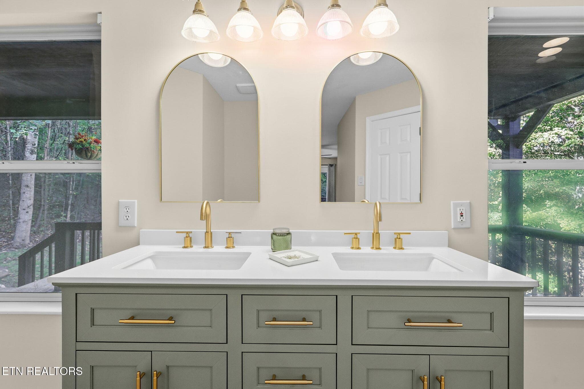 Primary bath - 10560 Pleasant Hollow Way, Corryton, TN 37721