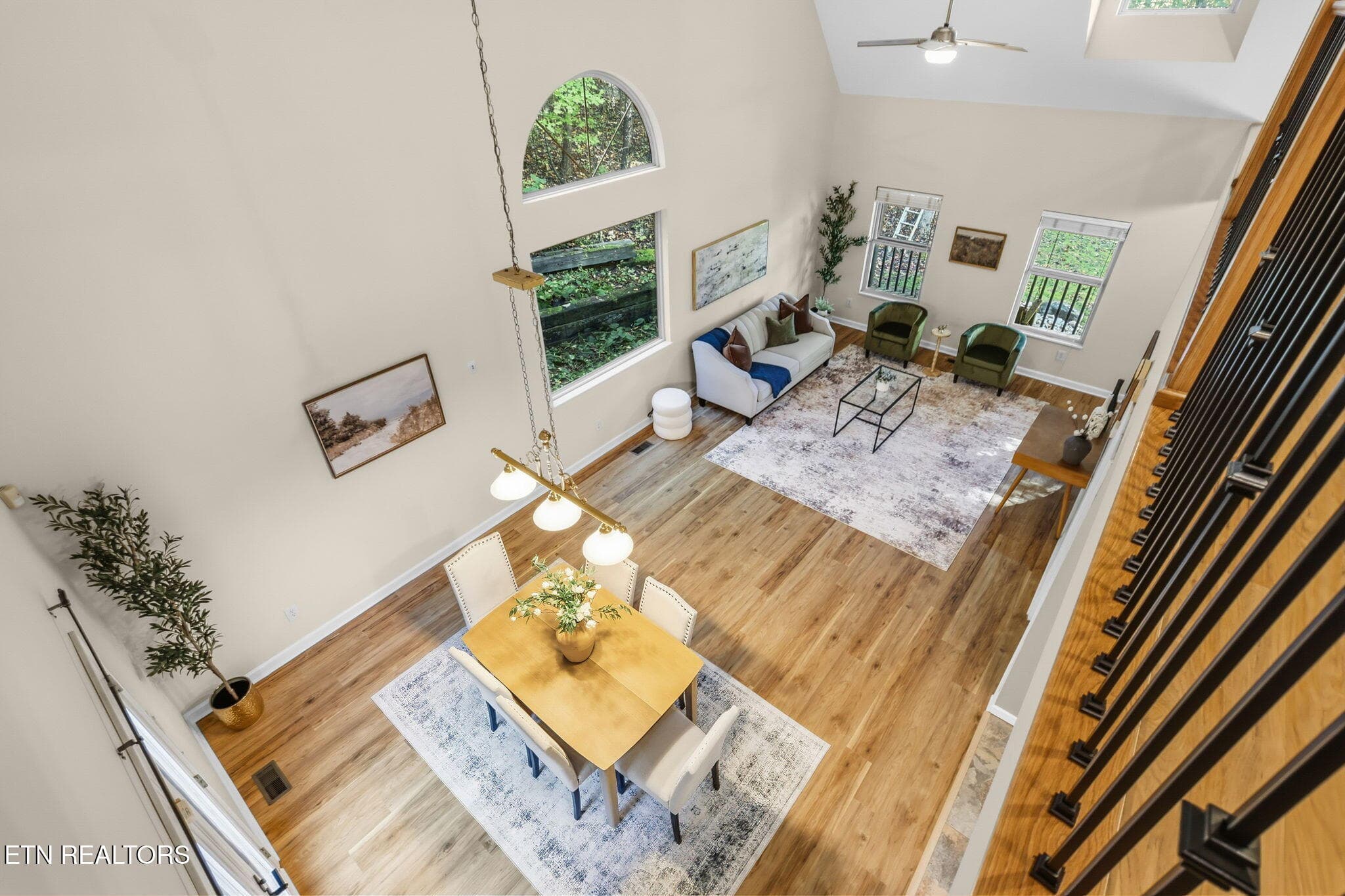 Living area - 10560 Pleasant Hollow Way, Corryton, TN 37721