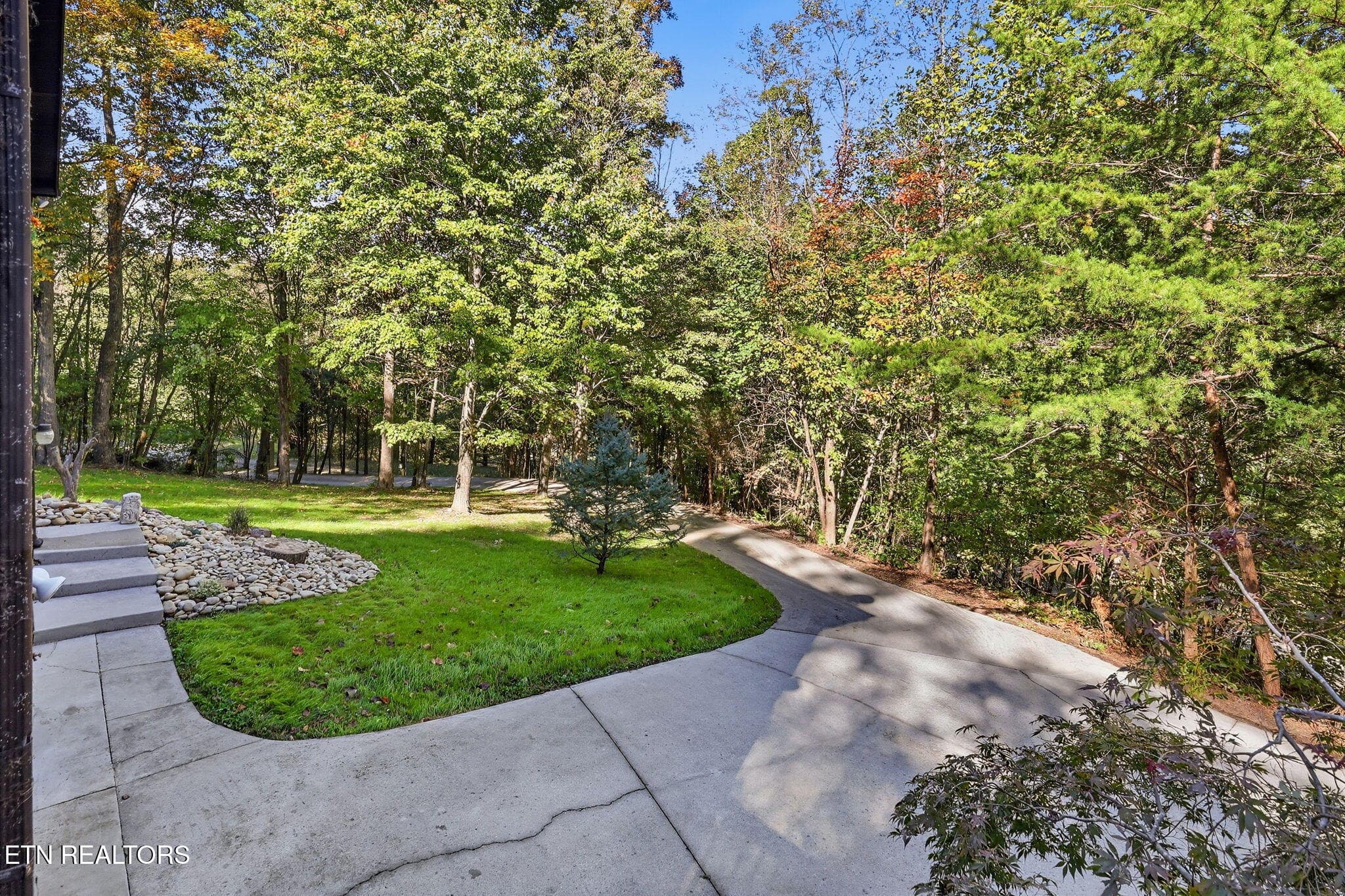 Driveway - 10560 Pleasant Hollow Way, Corryton, TN 37721