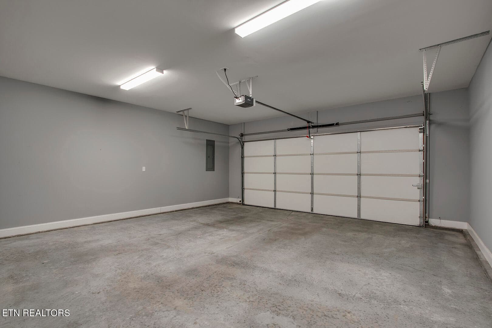 14_OganaLane_211_Garage01 - 211 Ogana Lane, Loudon, TN 37774