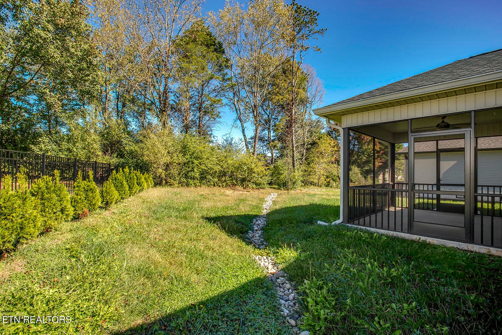 37_OganaLane_211_Backyard02 - 211 Ogana Lane, Loudon, TN 37774