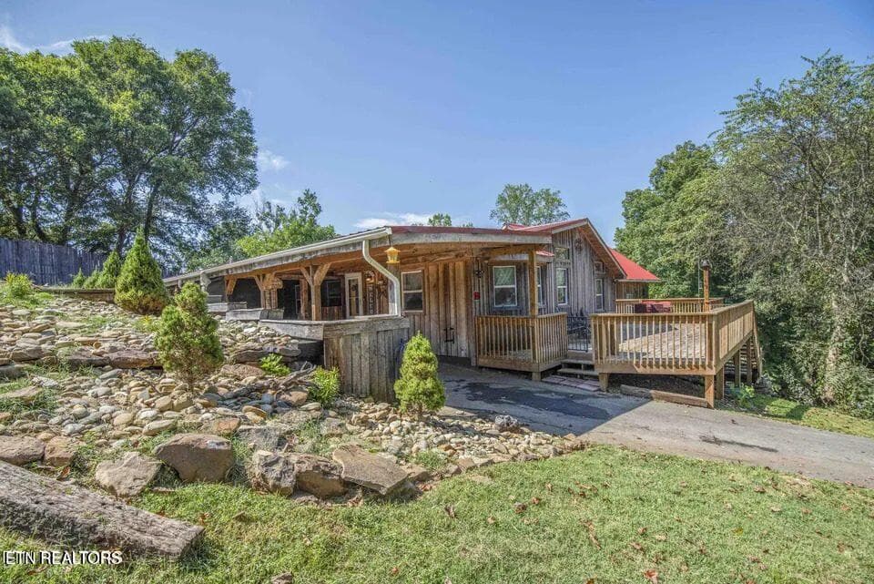 03_beyc6adb5d243a26b - 2117 Roseberry Rd, Mascot, TN 37806