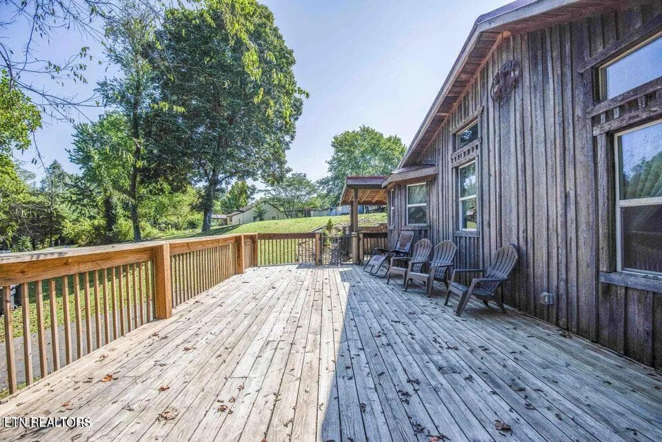 09_beyc6adb5d37775aa - 2117 Roseberry Rd, Mascot, TN 37806