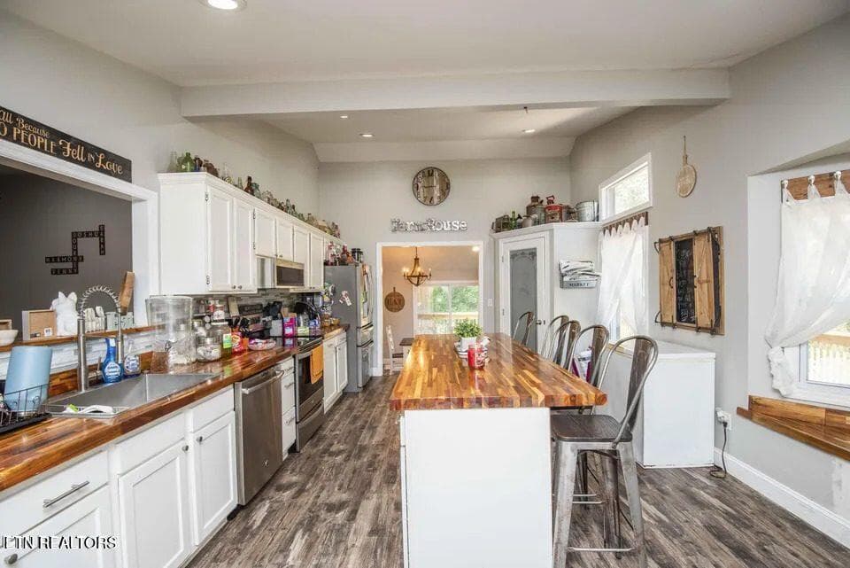 18_beyc6adb5d4f8ed7f - 2117 Roseberry Rd, Mascot, TN 37806
