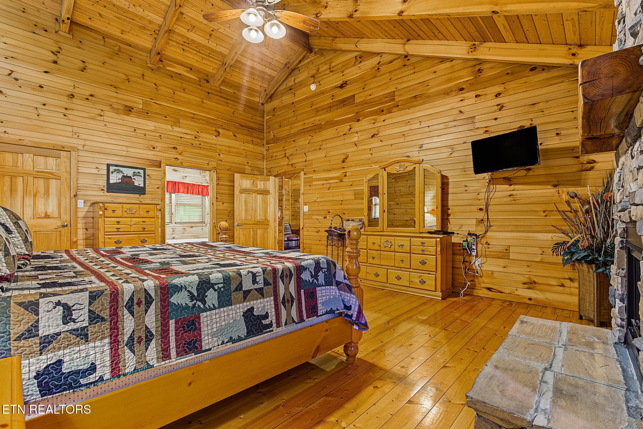39-web-or-mls-817-boone-acres-ln - 817 Boone Acres Lane, Pigeon Forge, TN 37863