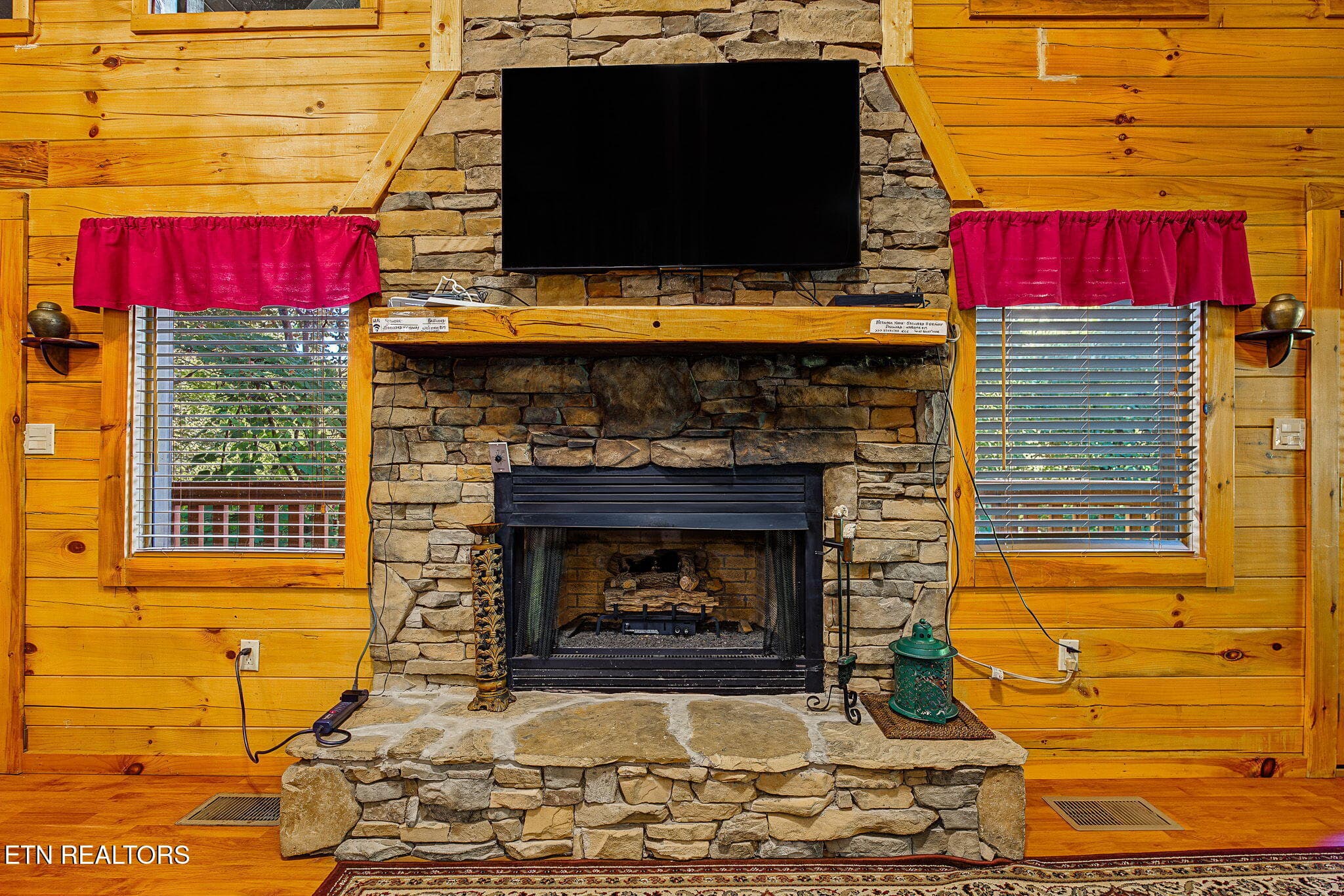 25-web-or-mls-817-boone-acres-ln - 817 Boone Acres Lane, Pigeon Forge, TN 37863